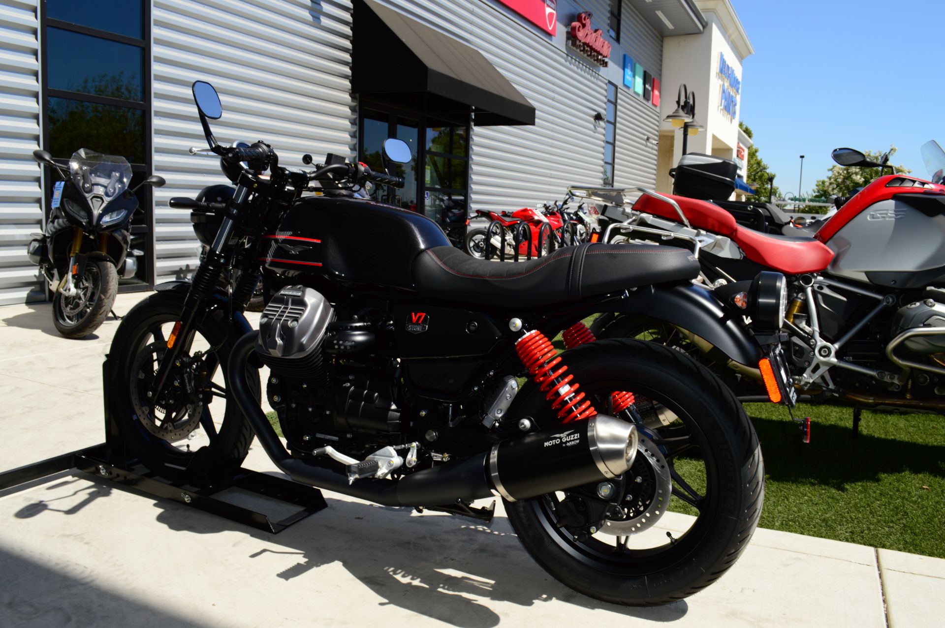 2023 Moto Guzzi V7 Stone Special Edition in Elk Grove, California - Photo 5