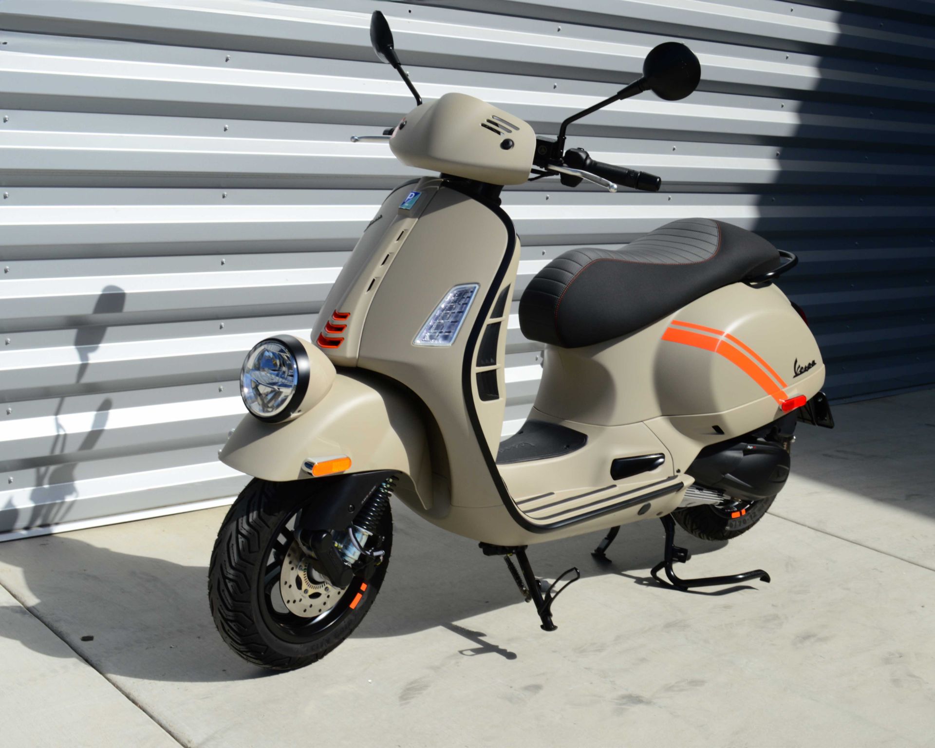 2024 Vespa GTV 300 in Elk Grove, California - Photo 3