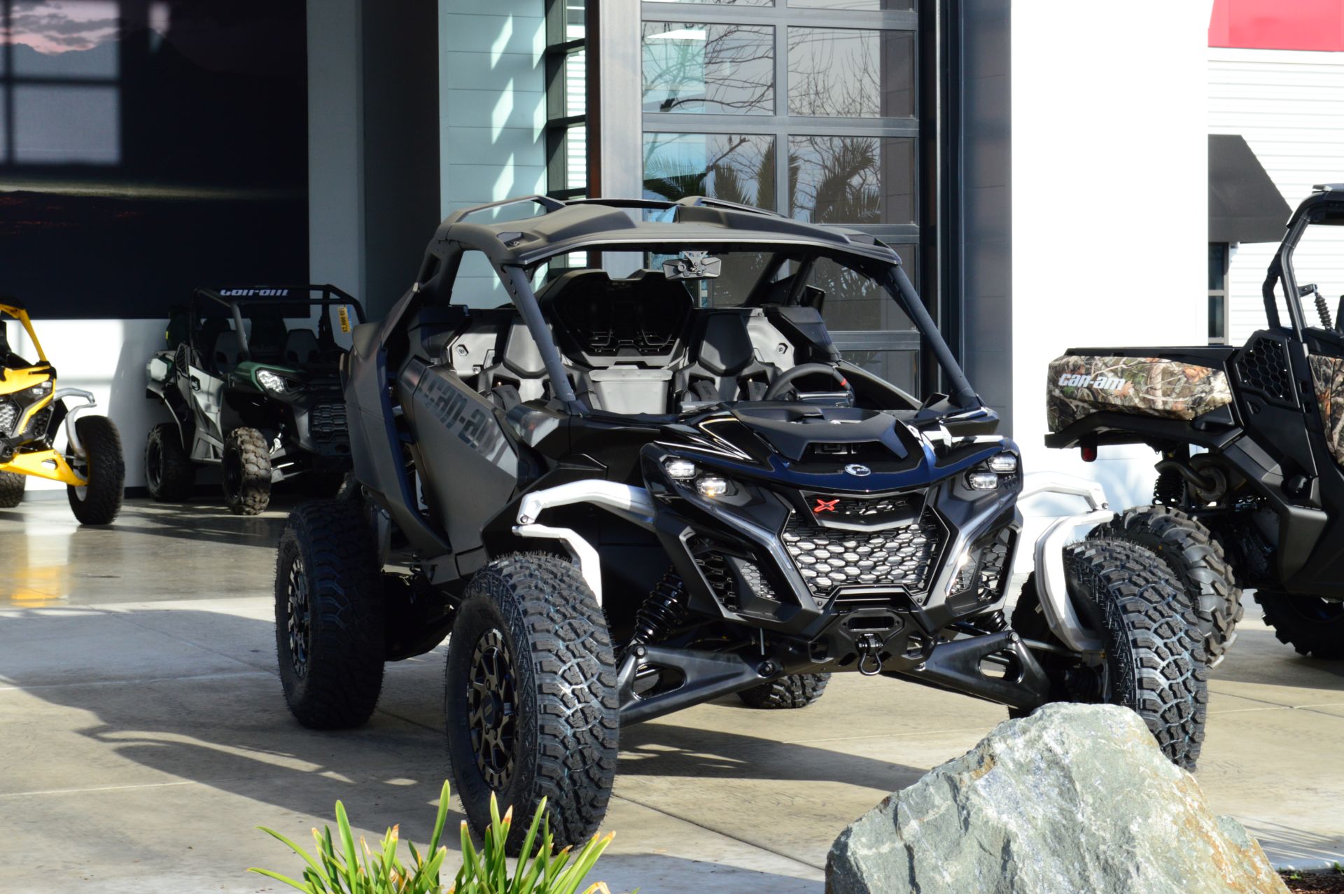 2024 Can-Am Maverick R X RS with Smart-Shox 999T DCT in Elk Grove, California - Photo 3