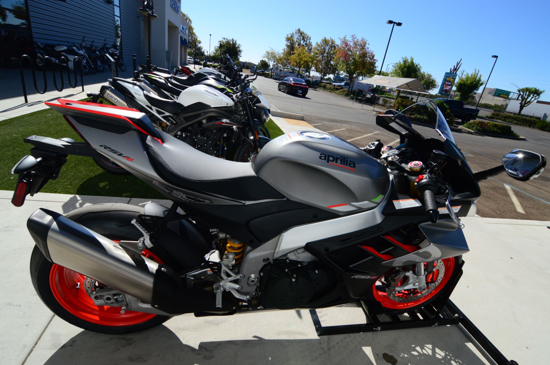 2024 Aprilia RSV4 1100 in Elk Grove, California - Photo 4