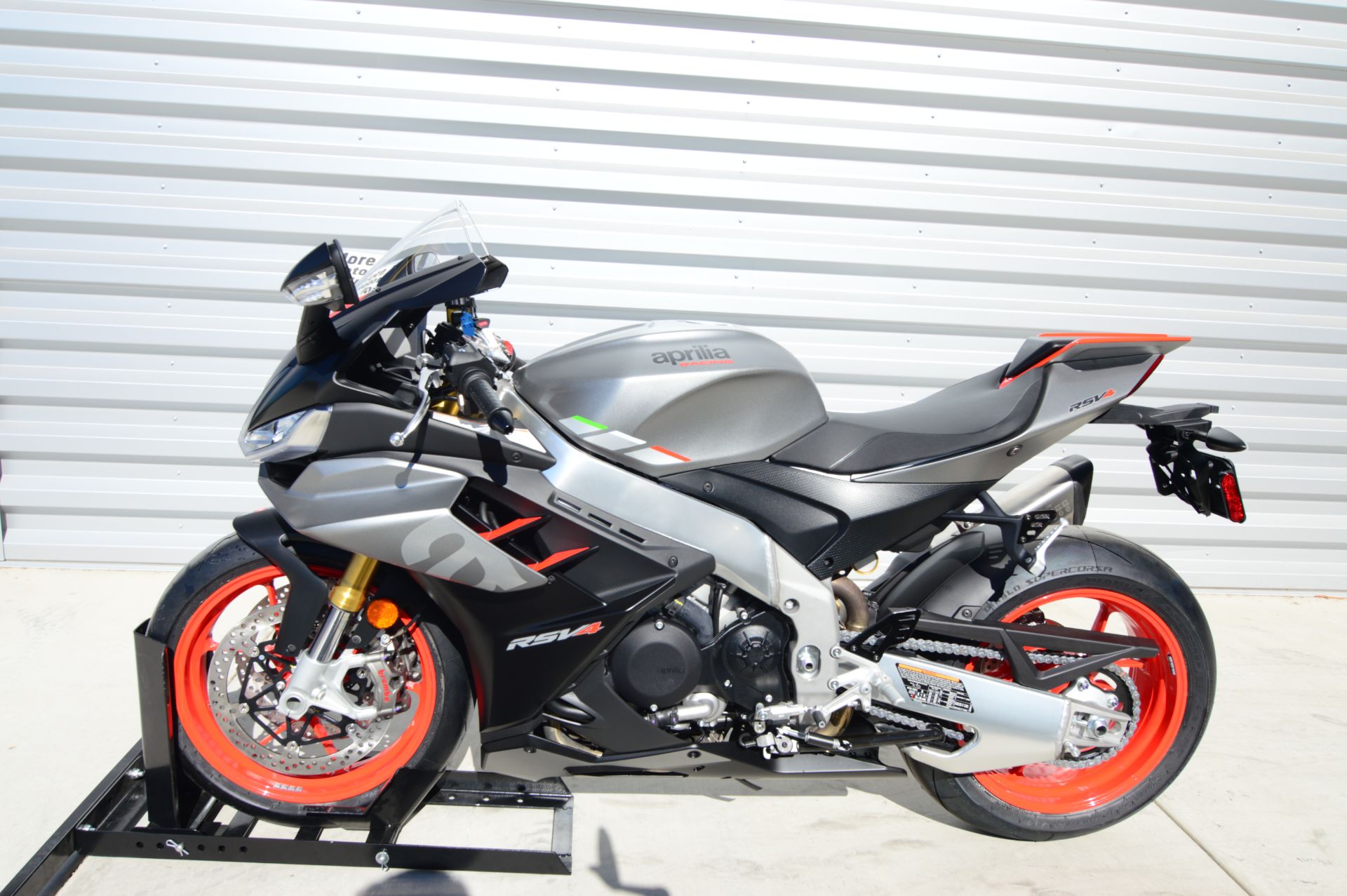 2024 Aprilia RSV4 1100 in Elk Grove, California - Photo 8