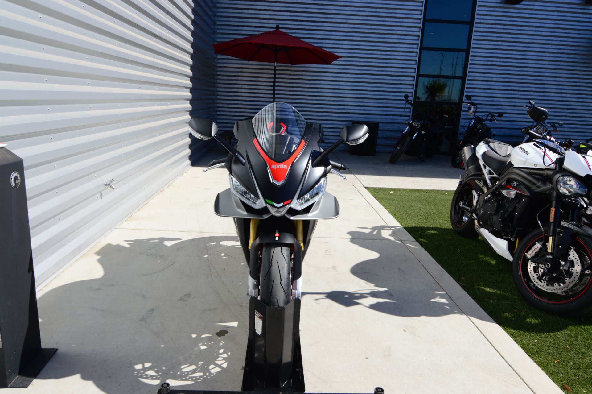 2024 Aprilia RSV4 1100 in Elk Grove, California - Photo 2