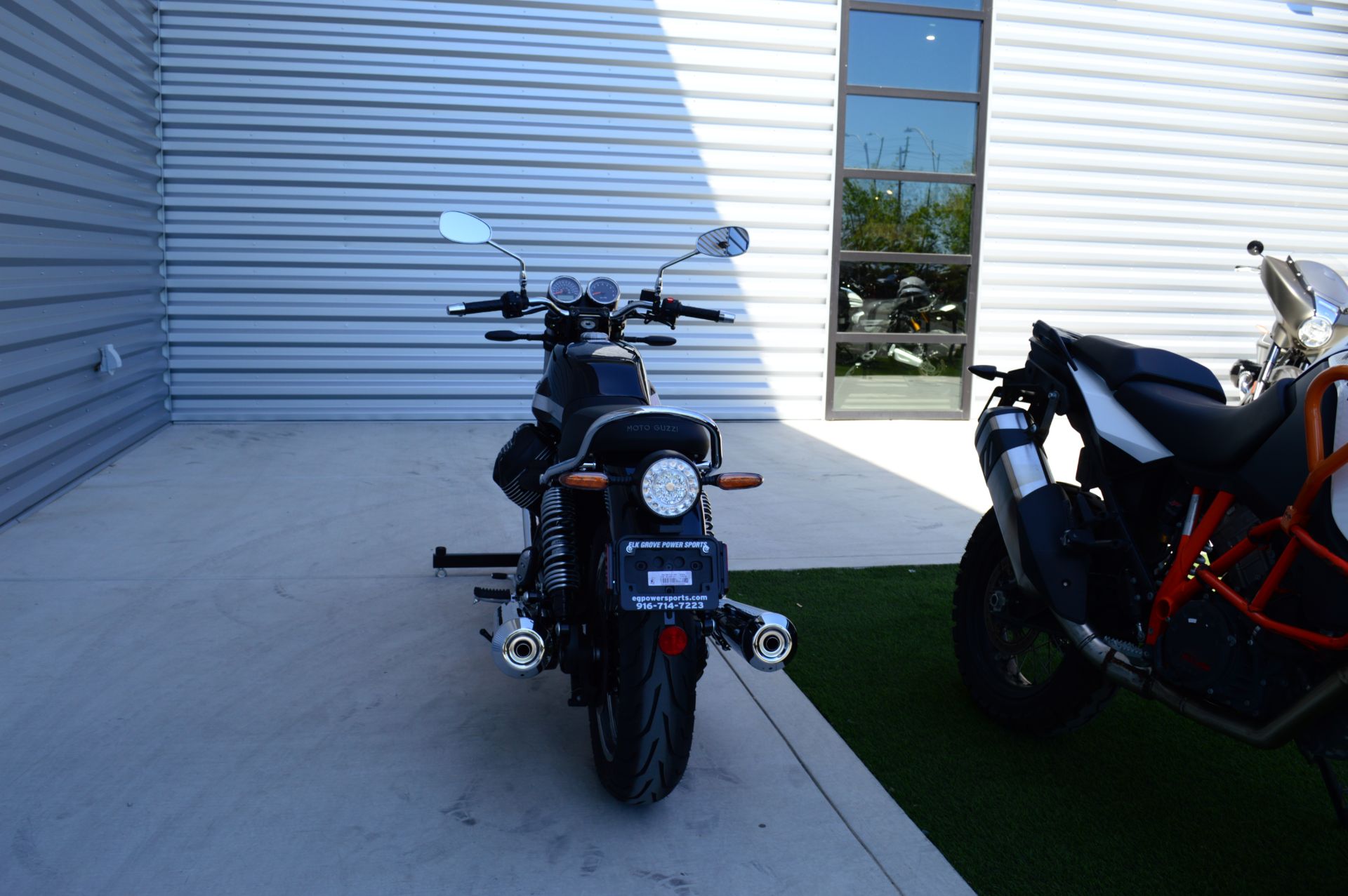 2023 Moto Guzzi V7 Special in Elk Grove, California - Photo 11