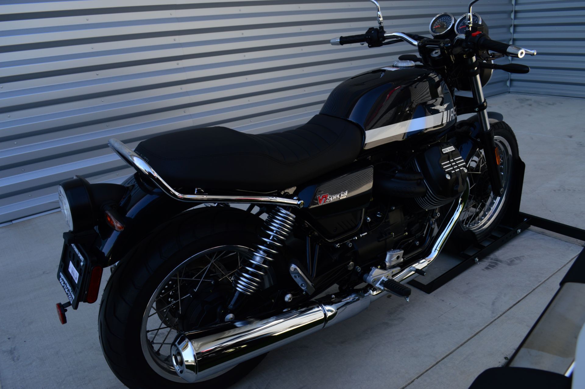 2023 Moto Guzzi V7 Special in Elk Grove, California - Photo 8