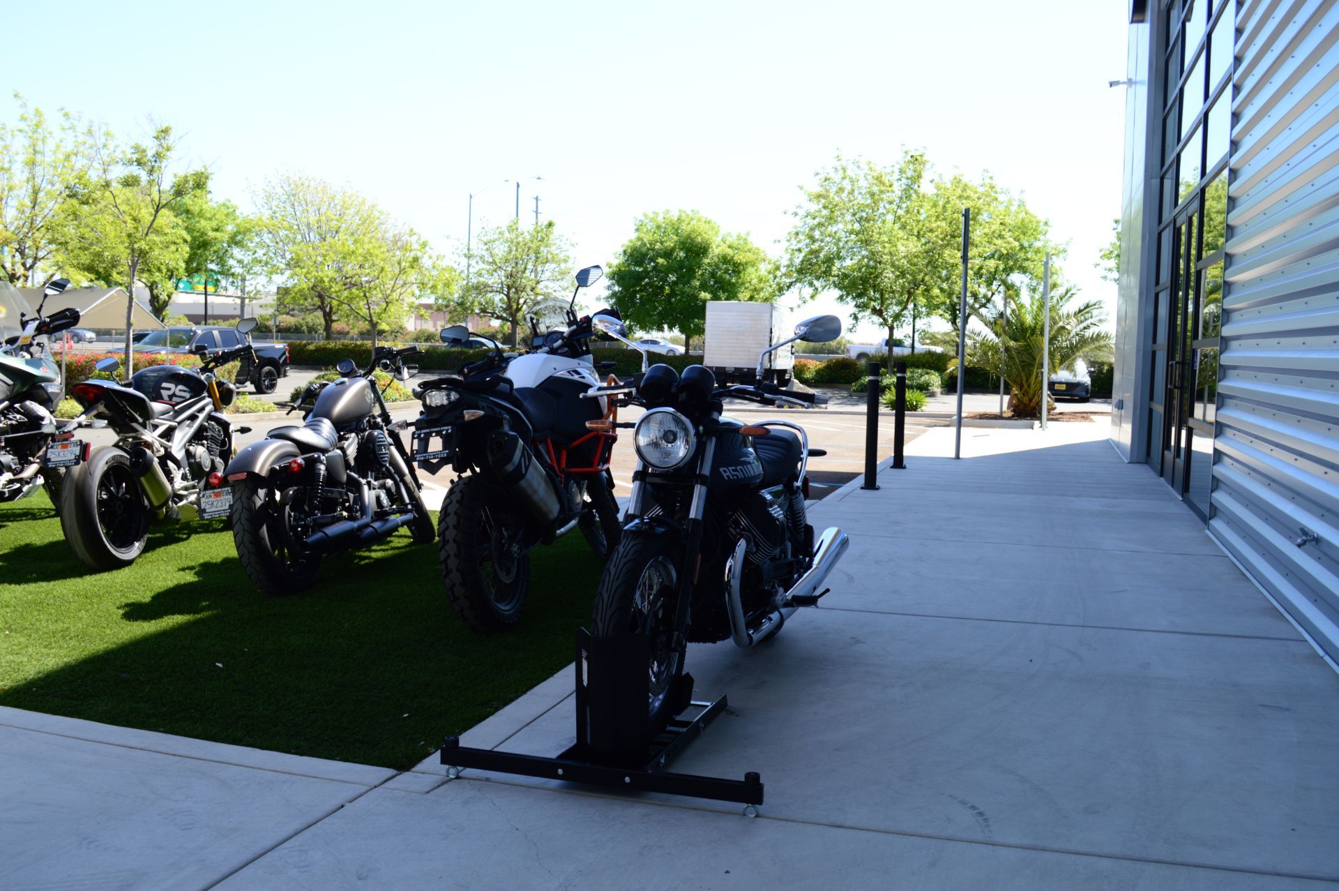 2023 Moto Guzzi V7 Special in Elk Grove, California - Photo 14