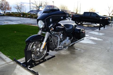 2016 Harley-Davidson Street Glide® Special in Elk Grove, California - Photo 9