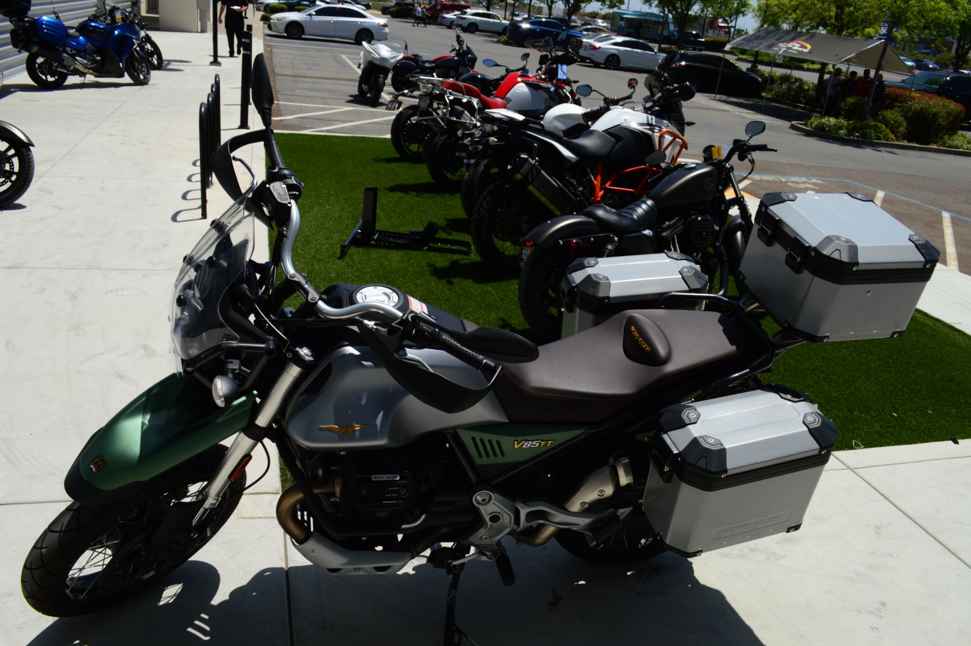 2021 Moto Guzzi V85 TT Centenario E5 in Elk Grove, California - Photo 5