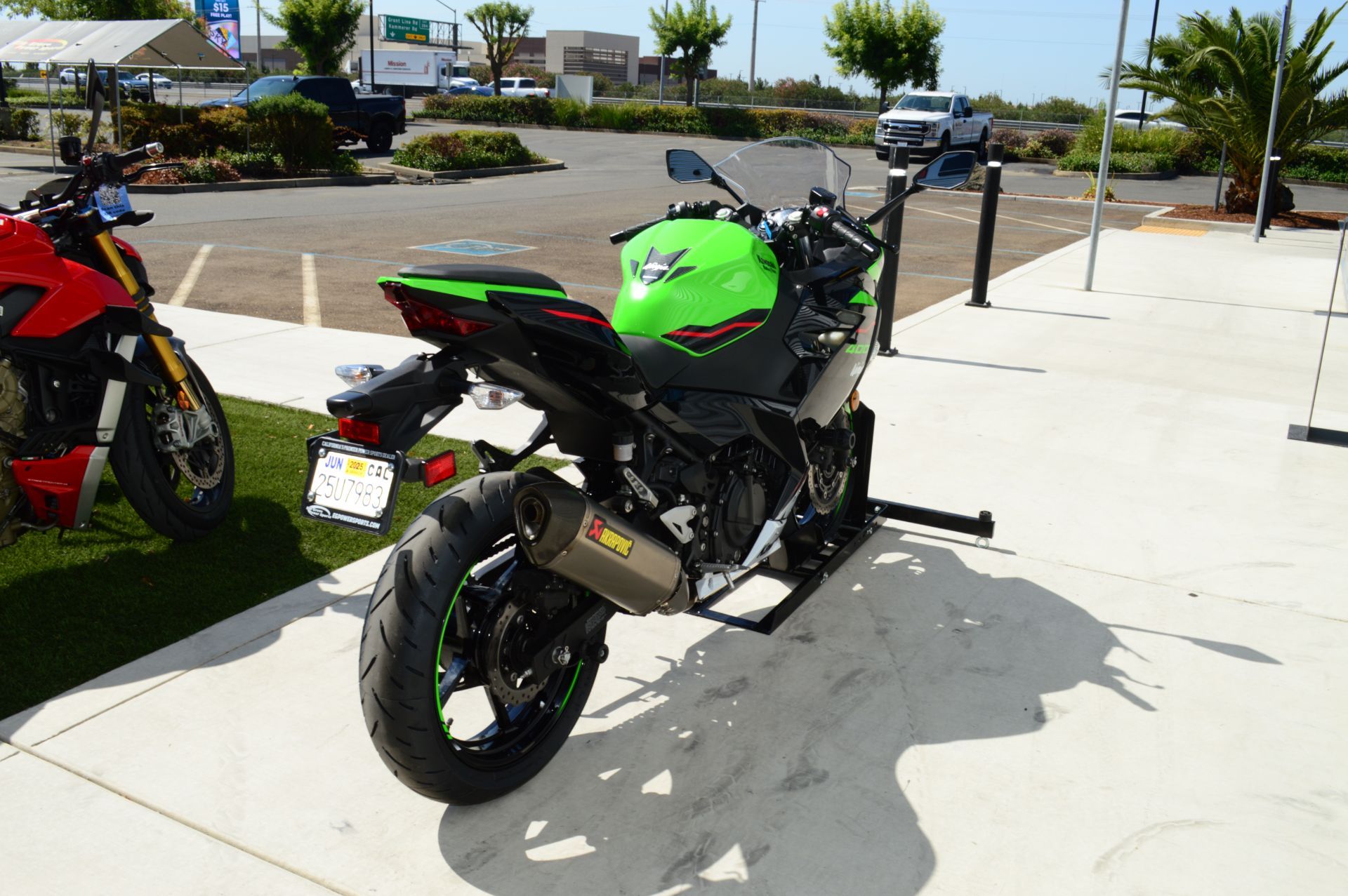 2022 Kawasaki Ninja 400 ABS KRT Edition in Elk Grove, California - Photo 8