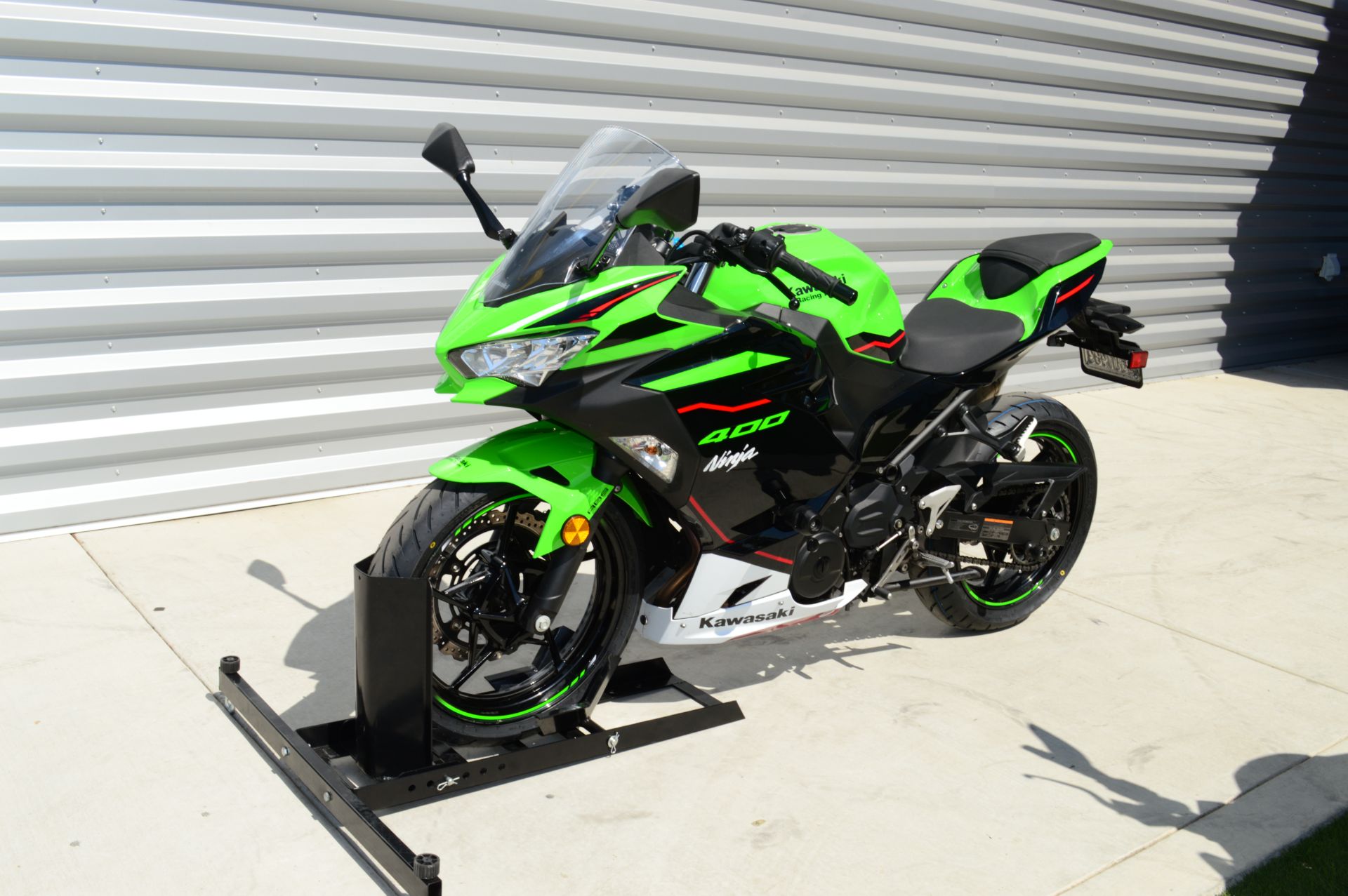 2022 Kawasaki Ninja 400 ABS KRT Edition in Elk Grove, California - Photo 3