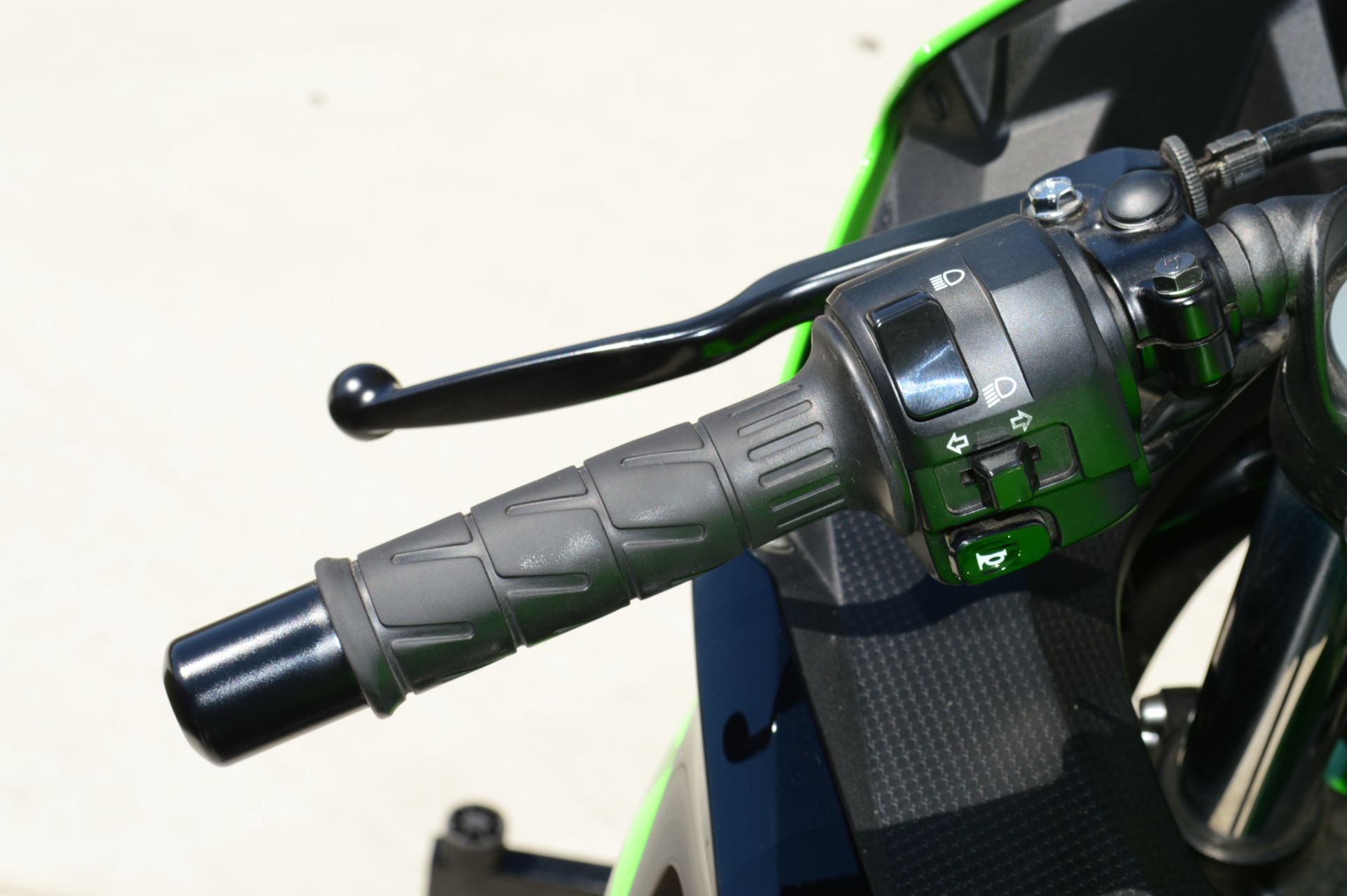 2022 Kawasaki Ninja 400 ABS KRT Edition in Elk Grove, California - Photo 11