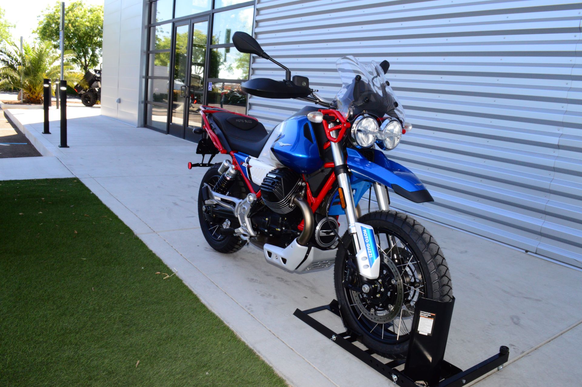 2023 Moto Guzzi V85 TT Adventure in Elk Grove, California - Photo 4