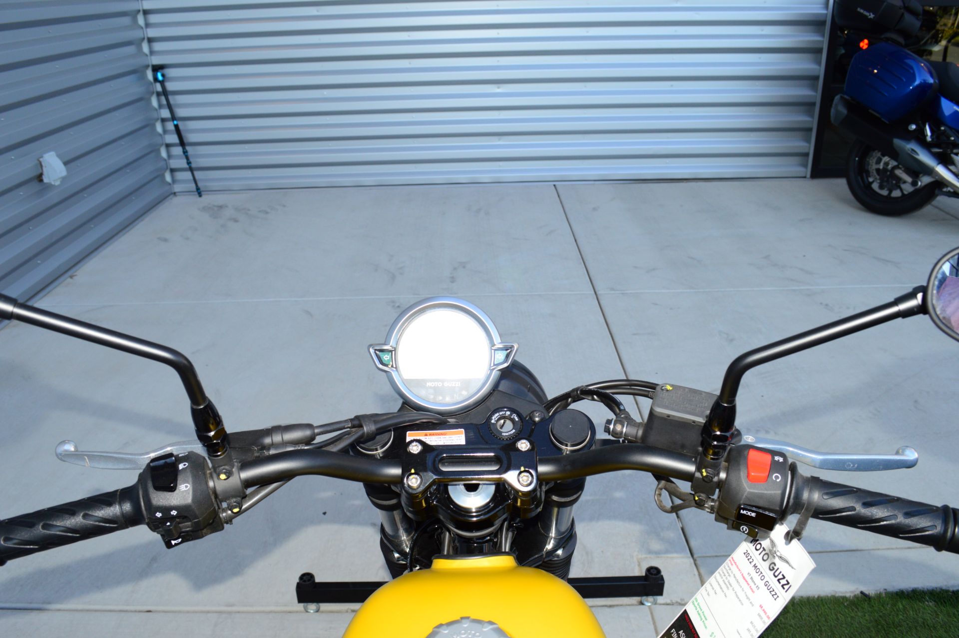 2022 Moto Guzzi V7 Stone in Elk Grove, California - Photo 15