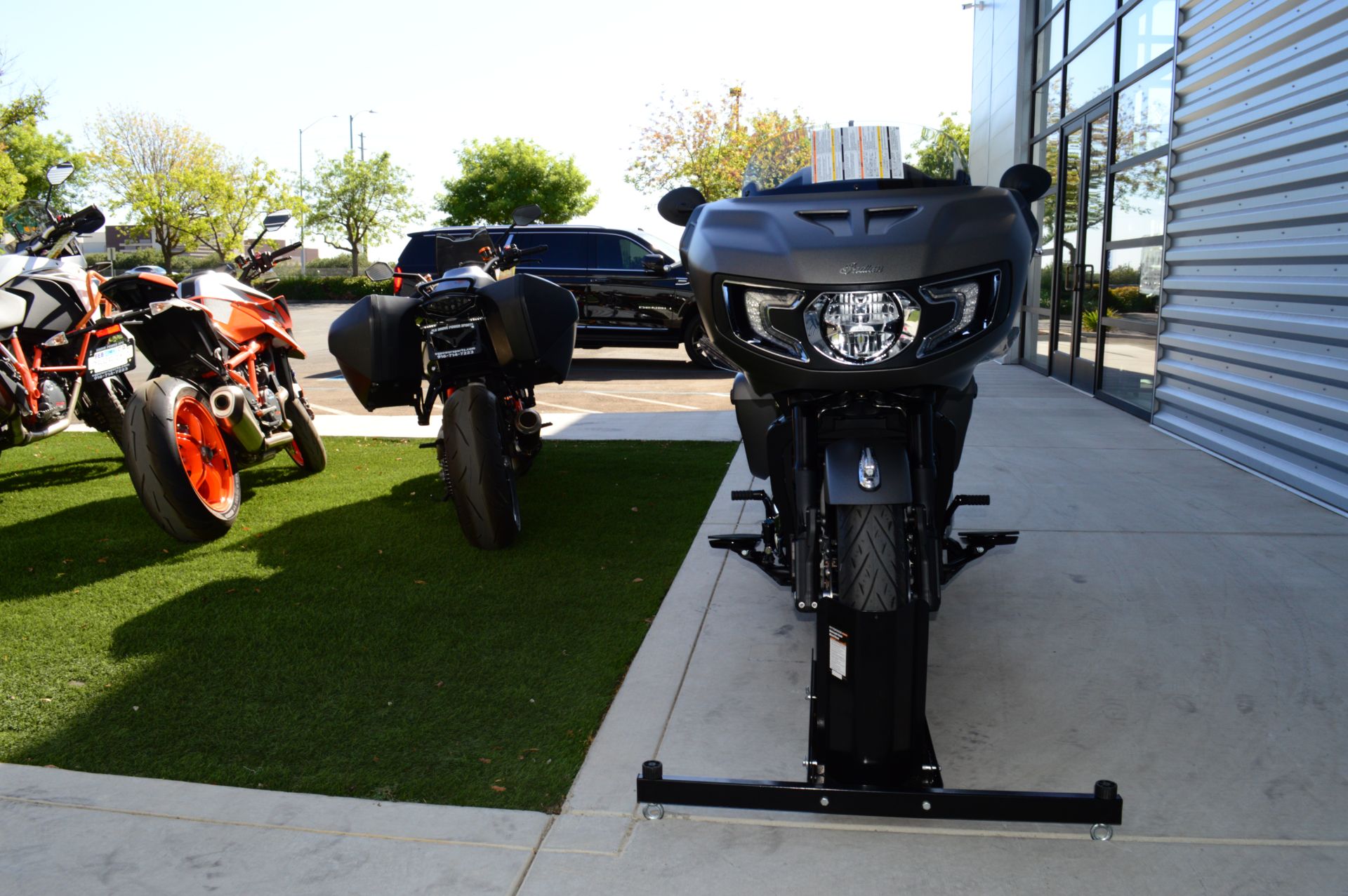 2023 Indian Motorcycle Challenger® in Elk Grove, California - Photo 2