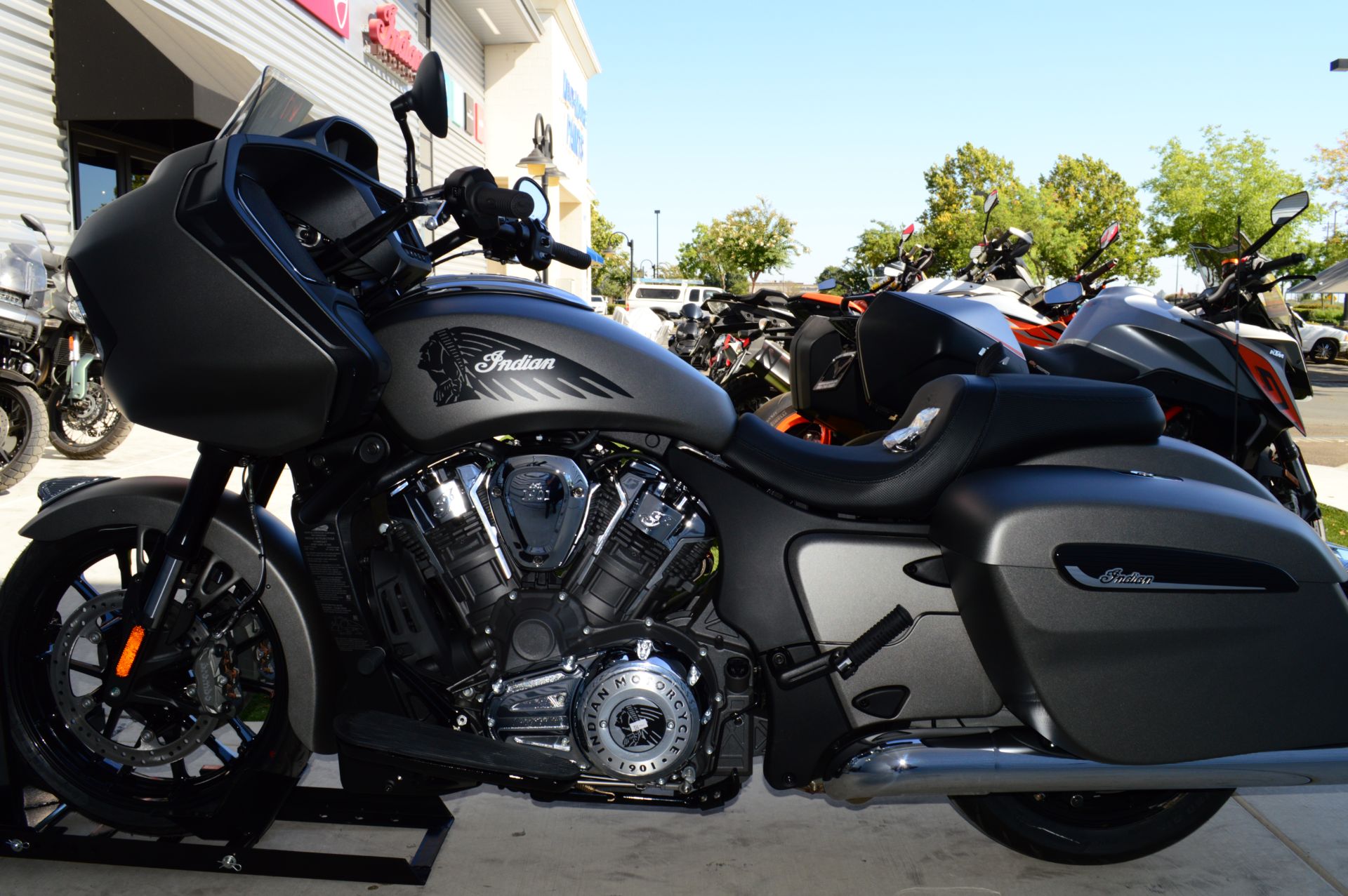 2023 Indian Motorcycle Challenger® in Elk Grove, California - Photo 8
