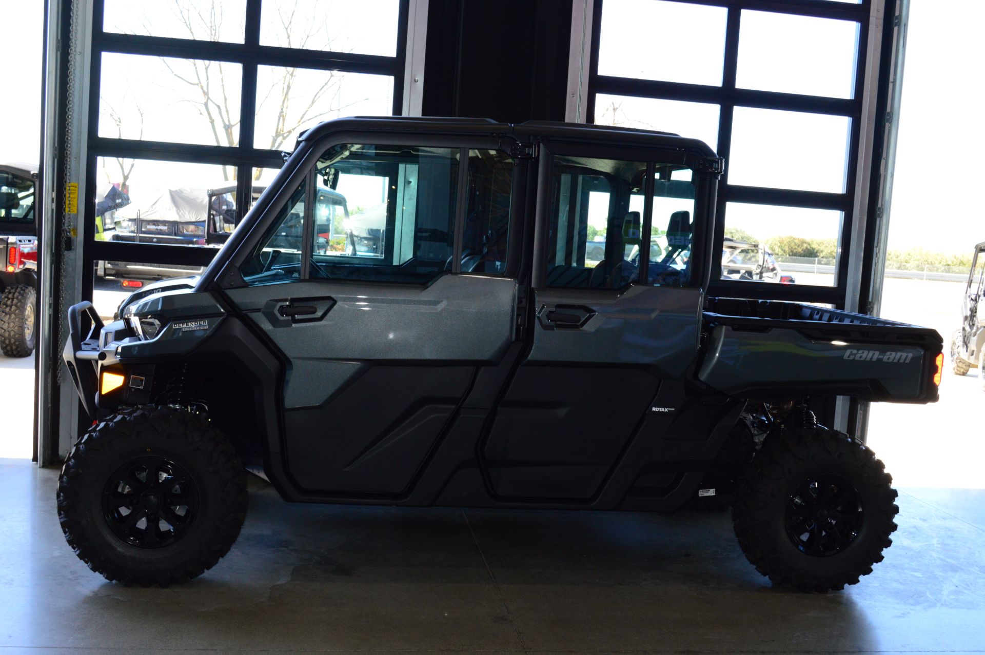 2024 Can-Am Defender MAX Limited HD10 in Elk Grove, California - Photo 4