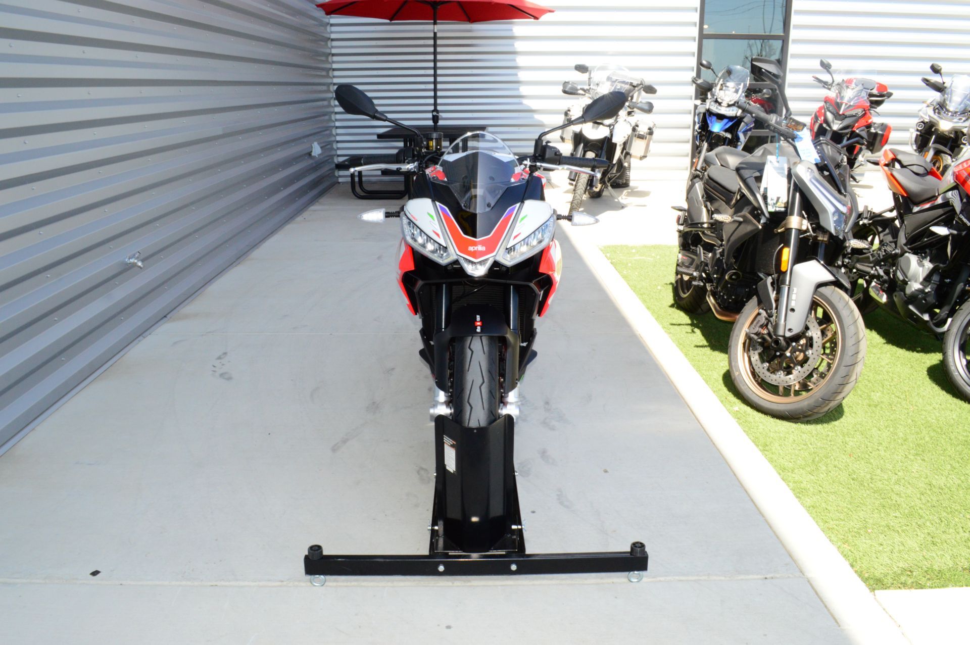 2024 Aprilia Tuono 660 Factory in Elk Grove, California - Photo 2