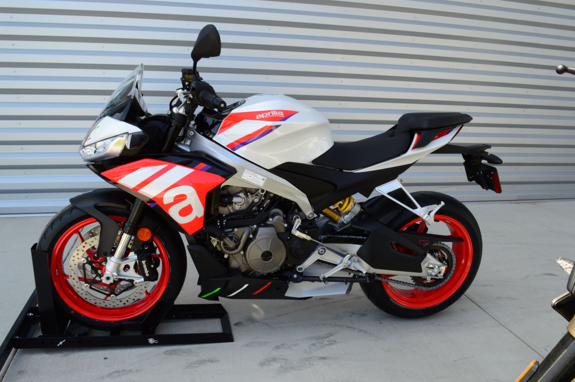 2024 Aprilia Tuono 660 Factory in Elk Grove, California - Photo 4