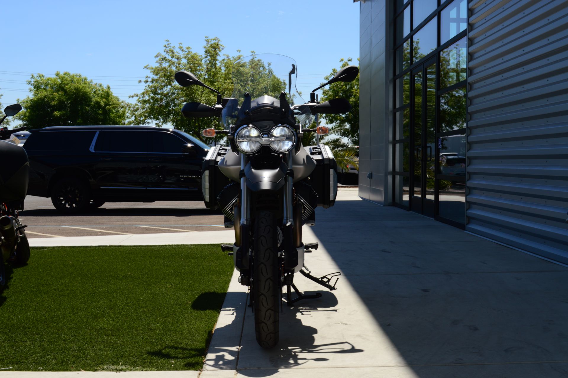 2023 Moto Guzzi V85 TT Travel in Elk Grove, California - Photo 2