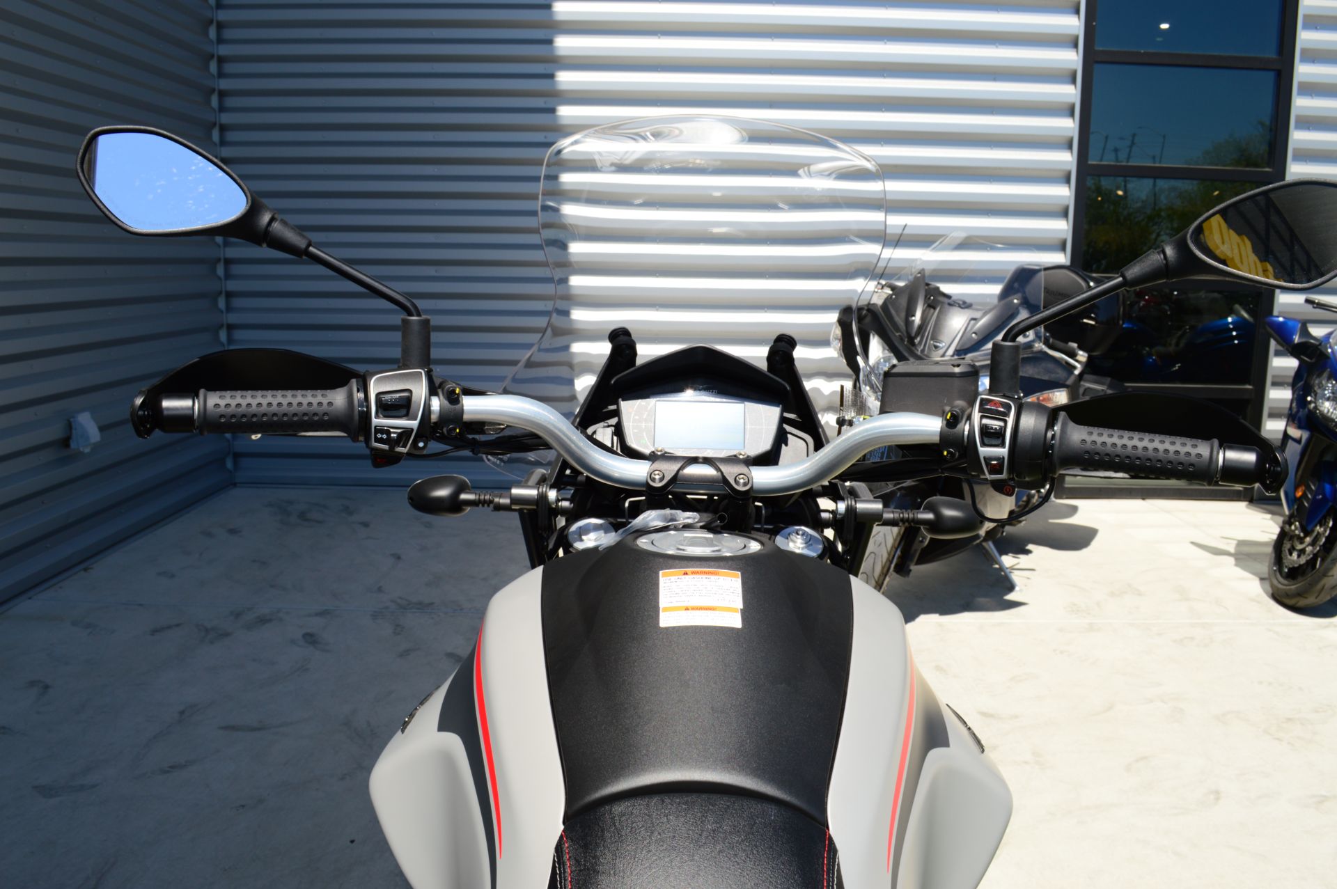 2023 Moto Guzzi V85 TT Travel in Elk Grove, California - Photo 13