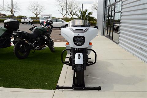 2024 Indian Motorcycle Chieftain® Dark Horse® with PowerBand Audio Package in Elk Grove, California - Photo 10