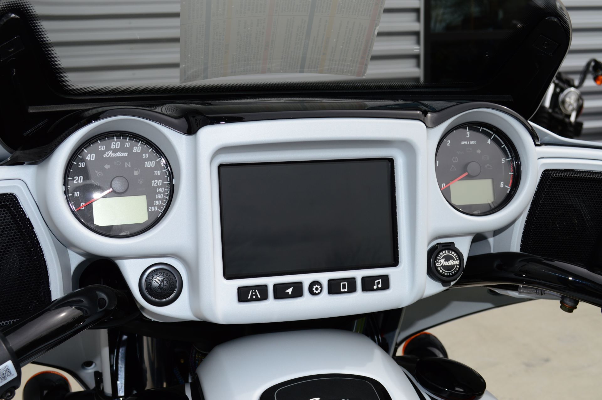 2024 Indian Motorcycle Chieftain® Dark Horse® with PowerBand Audio Package in Elk Grove, California - Photo 12