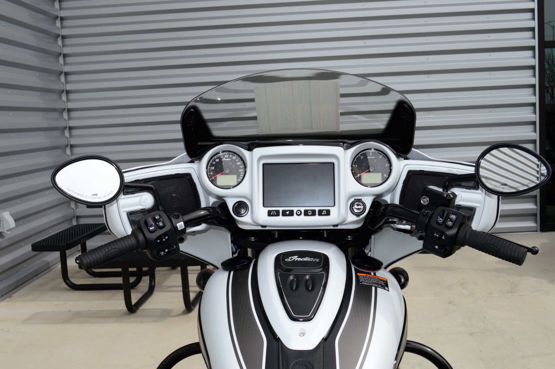 2024 Indian Motorcycle Chieftain® Dark Horse® with PowerBand Audio Package in Elk Grove, California - Photo 14