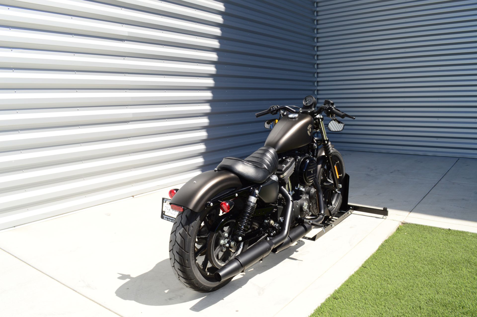 2021 Harley-Davidson Iron 883™ in Elk Grove, California - Photo 8