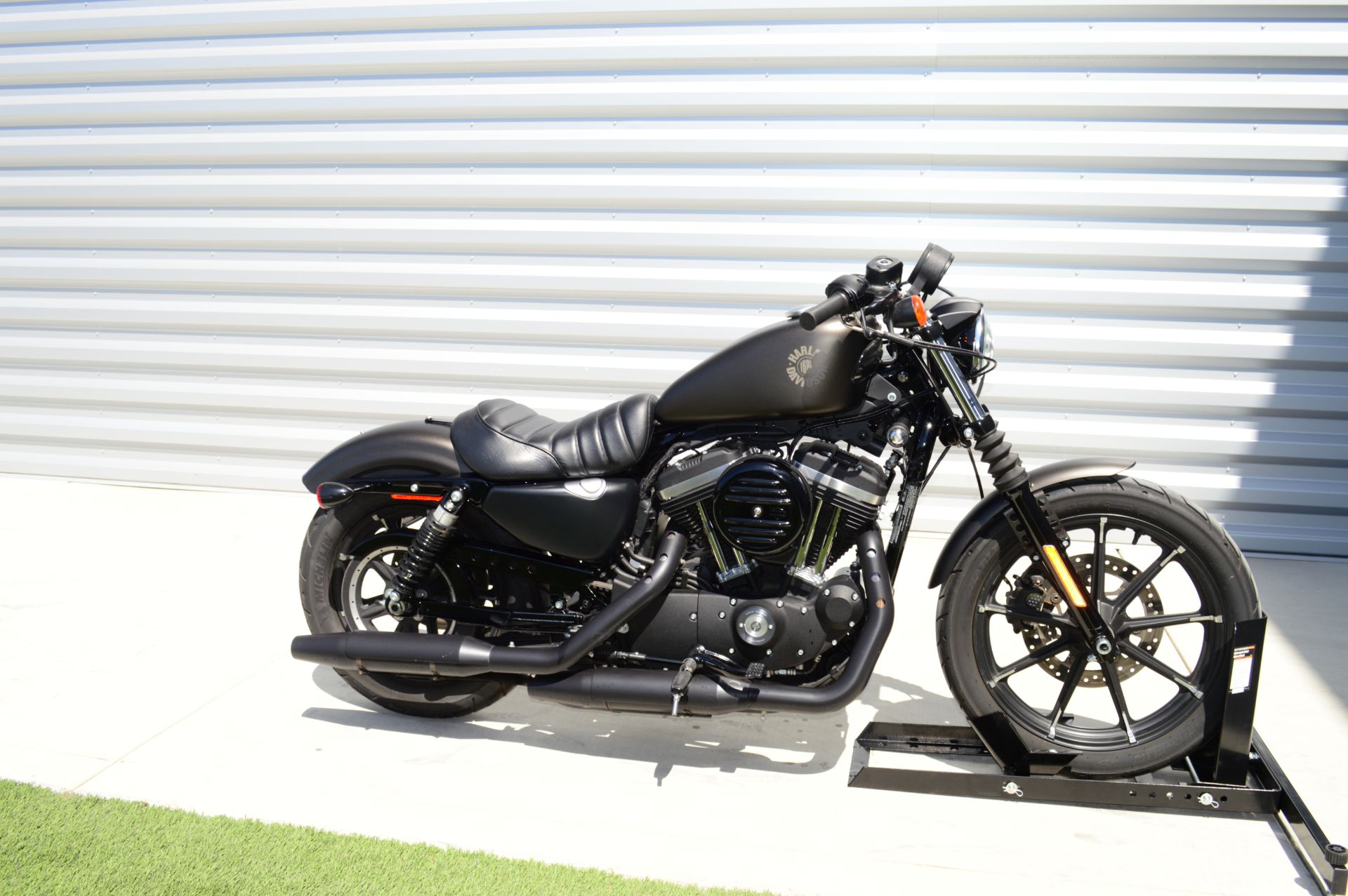 2021 Harley-Davidson Iron 883™ in Elk Grove, California - Photo 10