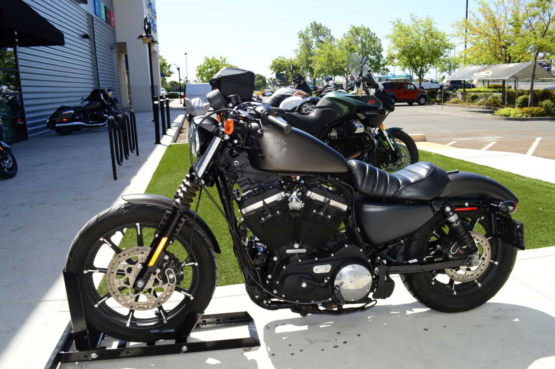 2021 Harley-Davidson Iron 883™ in Elk Grove, California - Photo 5