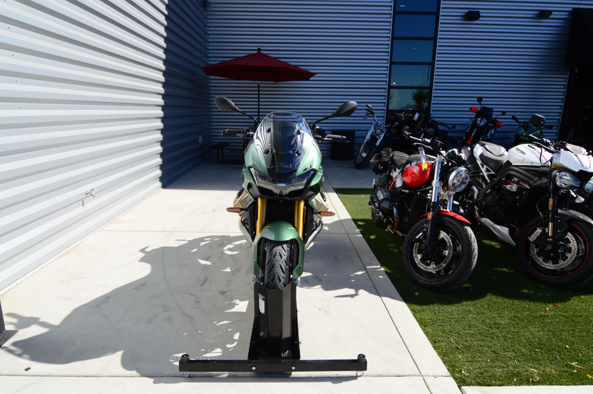 2024 Moto Guzzi V100 Mandello S in Elk Grove, California - Photo 2