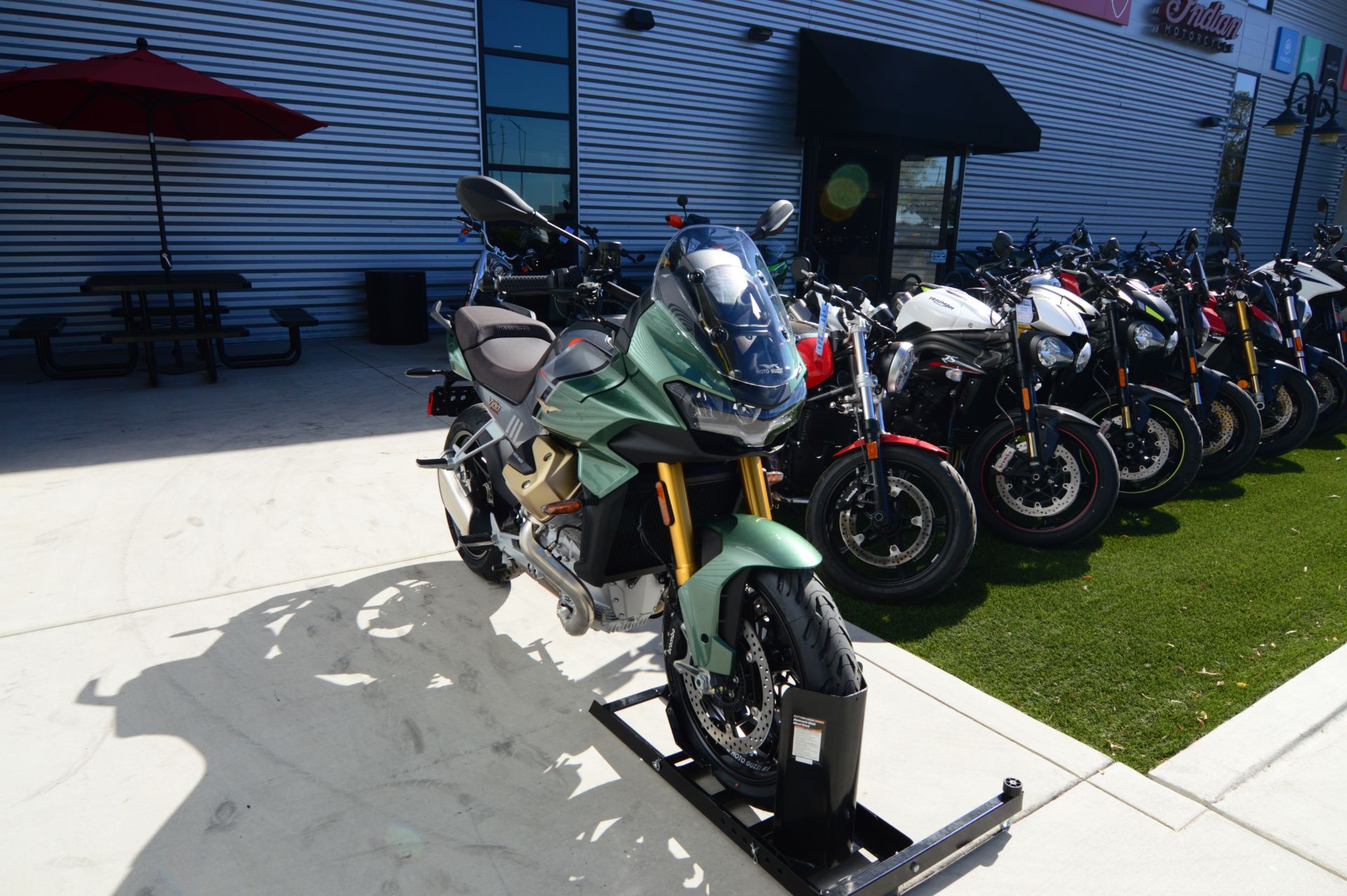 2024 Moto Guzzi V100 Mandello S in Elk Grove, California - Photo 3