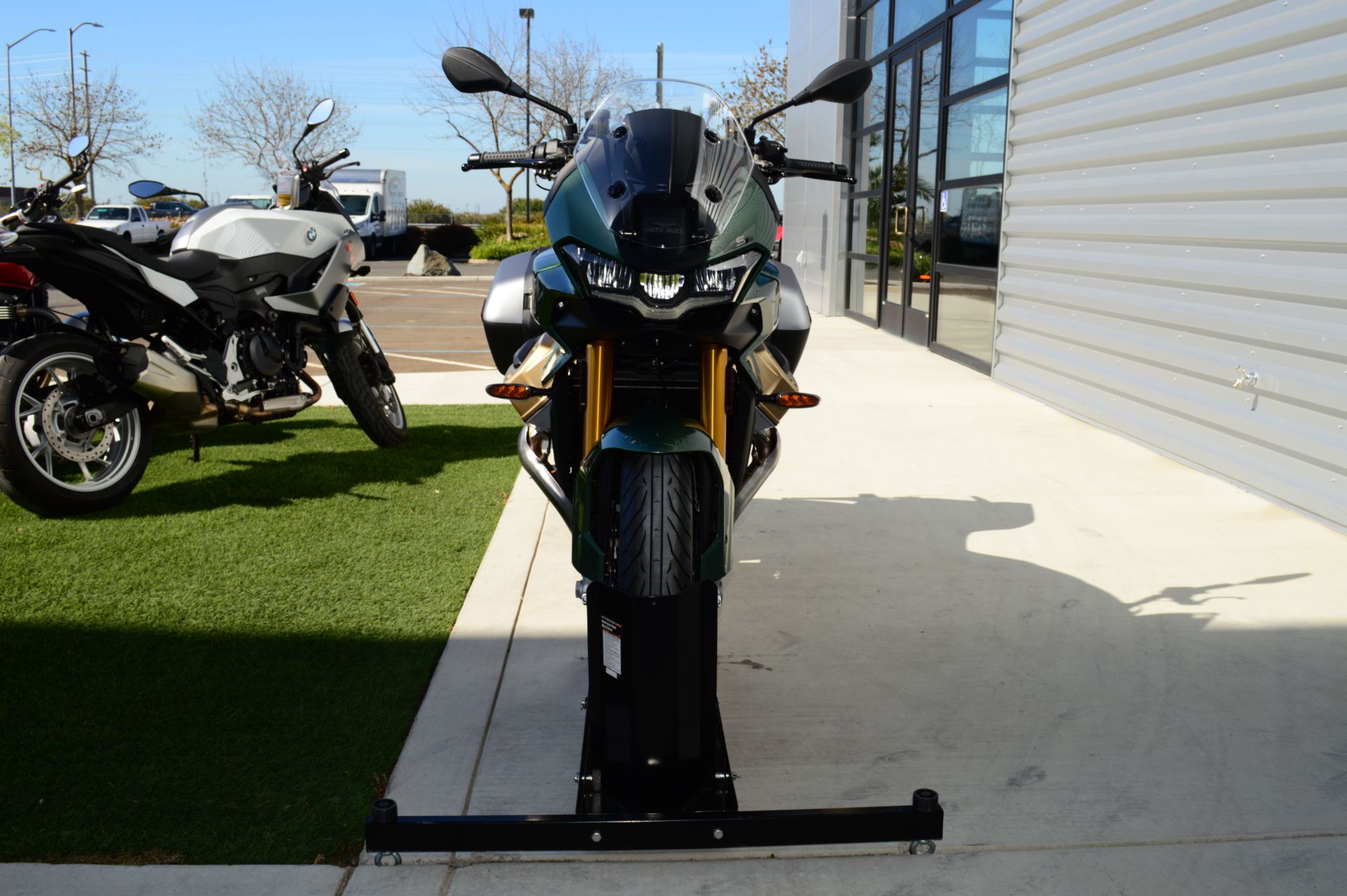 2024 Moto Guzzi V100 Mandello S in Elk Grove, California - Photo 2