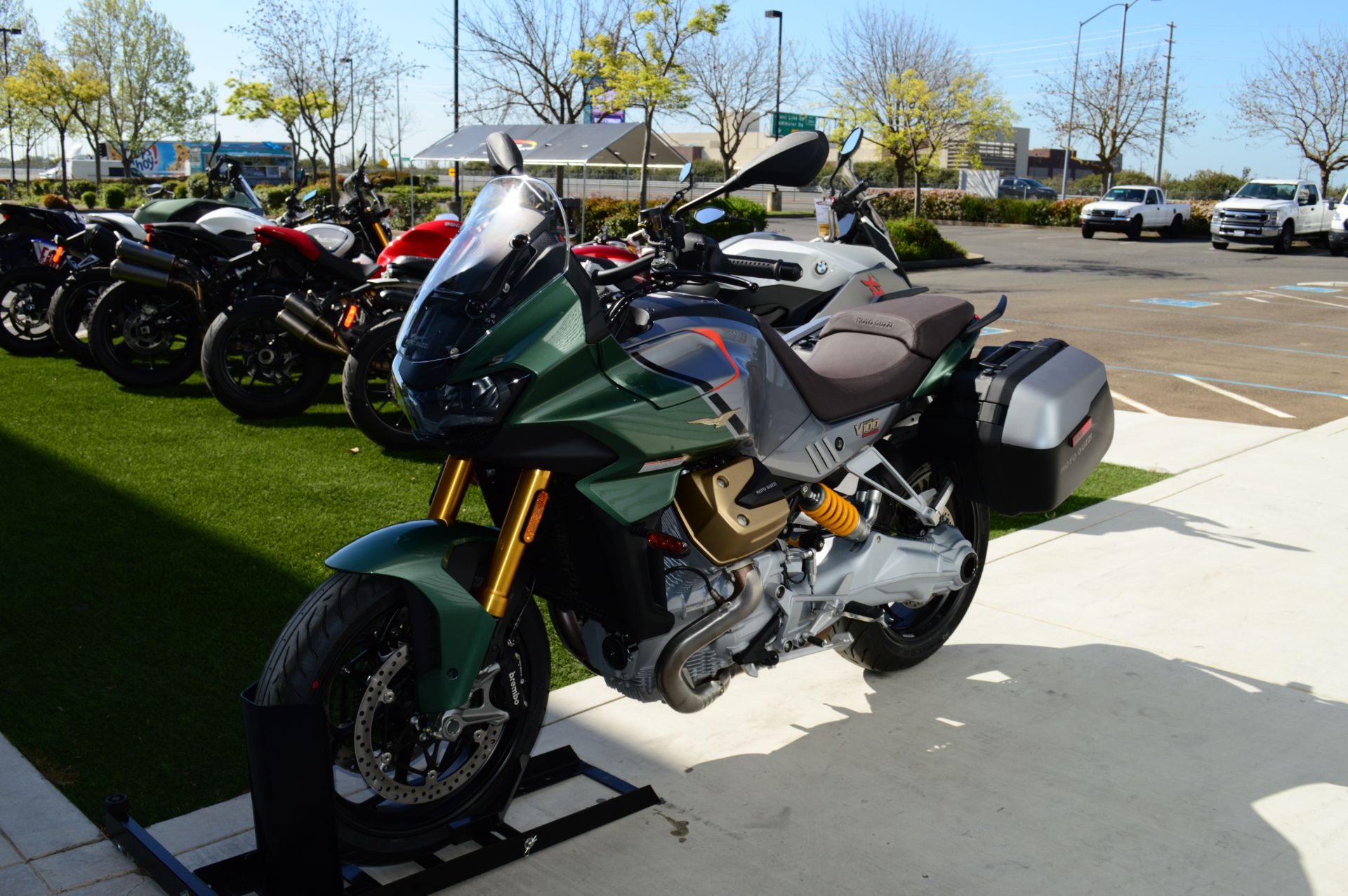 2024 Moto Guzzi V100 Mandello S in Elk Grove, California - Photo 3