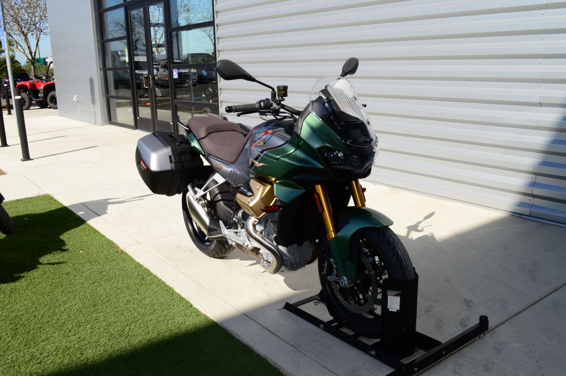 2024 Moto Guzzi V100 Mandello S in Elk Grove, California - Photo 8