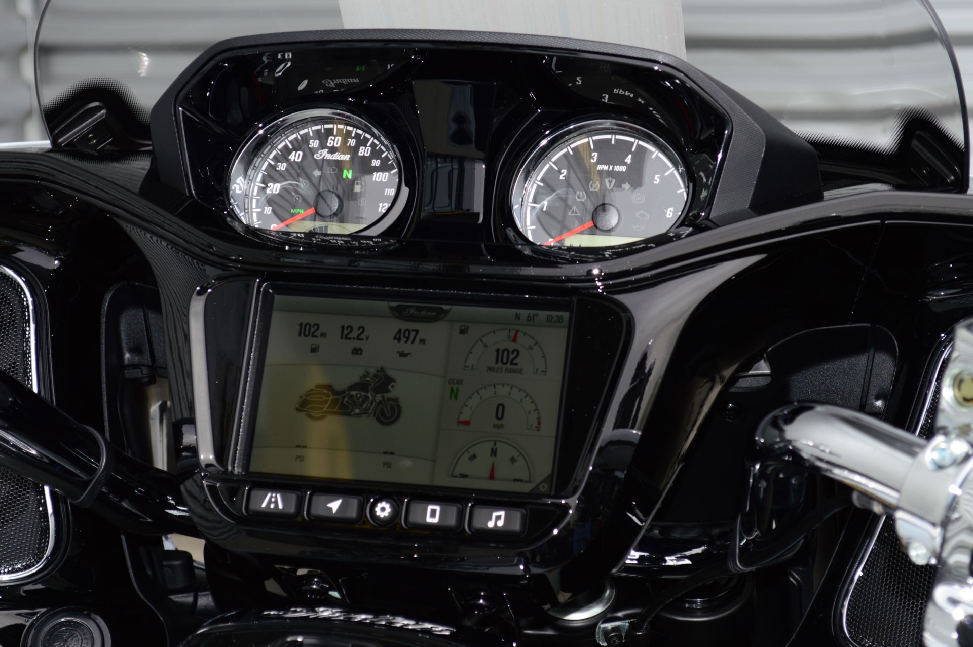2024 Indian Motorcycle Challenger® Limited with PowerBand Audio Package in Elk Grove, California - Photo 11