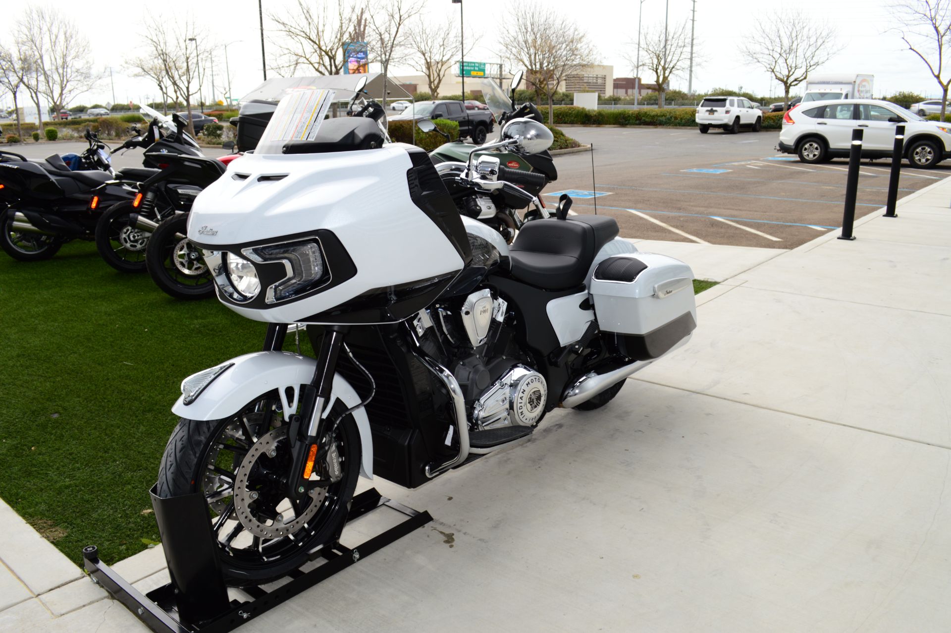 2024 Indian Motorcycle Challenger® Limited with PowerBand Audio Package in Elk Grove, California - Photo 3