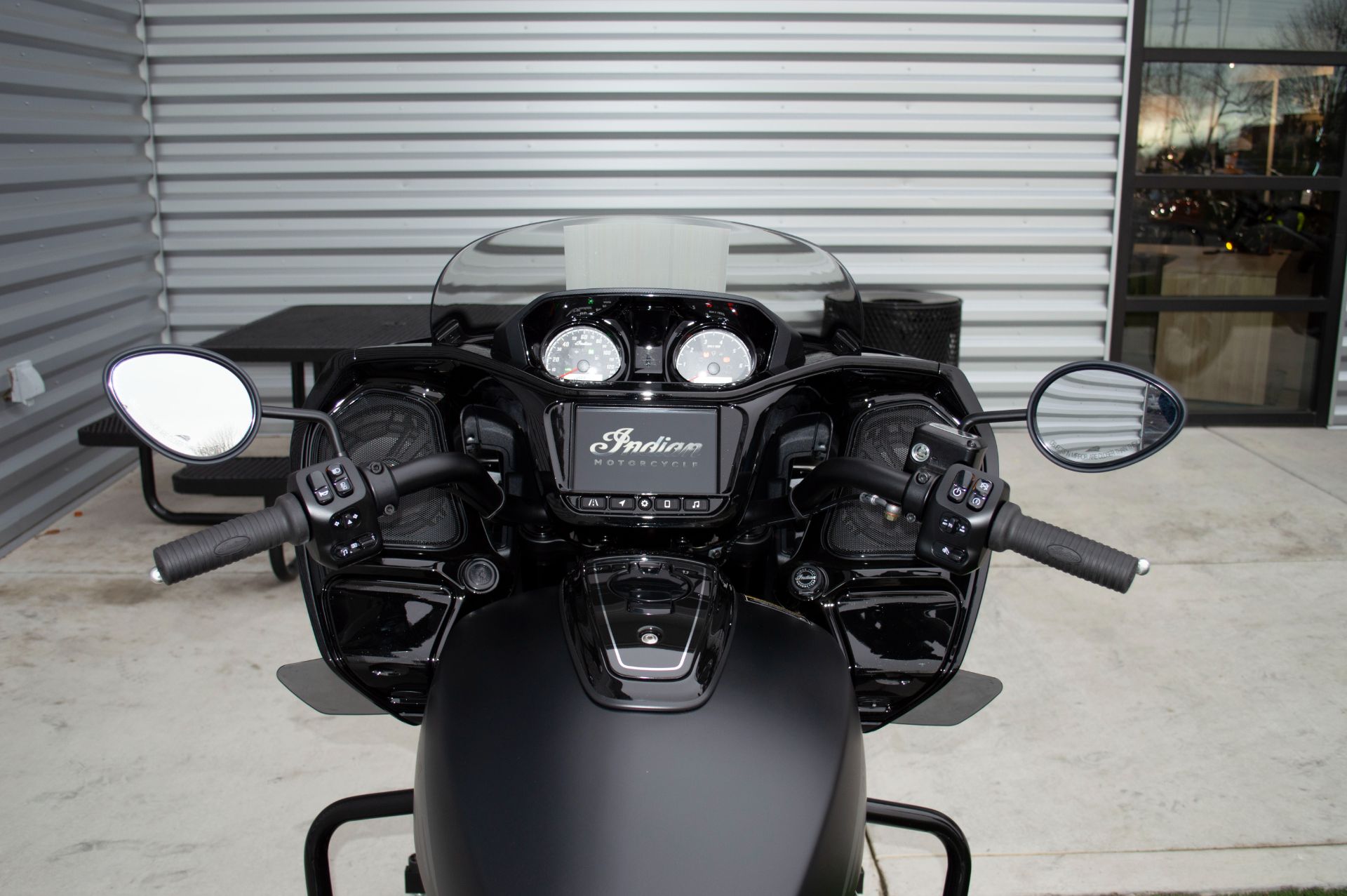 2024 Indian Motorcycle Challenger® Dark Horse® with PowerBand Audio Package in Elk Grove, California - Photo 10