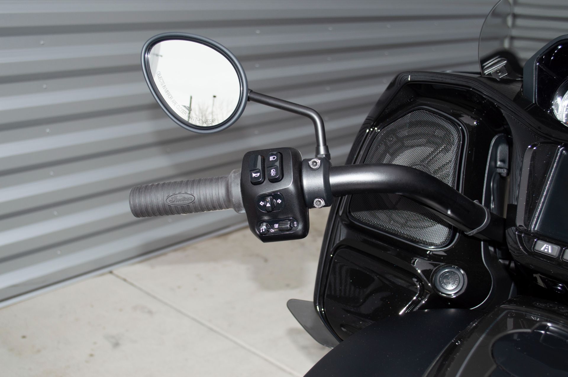 2024 Indian Motorcycle Challenger® Dark Horse® with PowerBand Audio Package in Elk Grove, California - Photo 11
