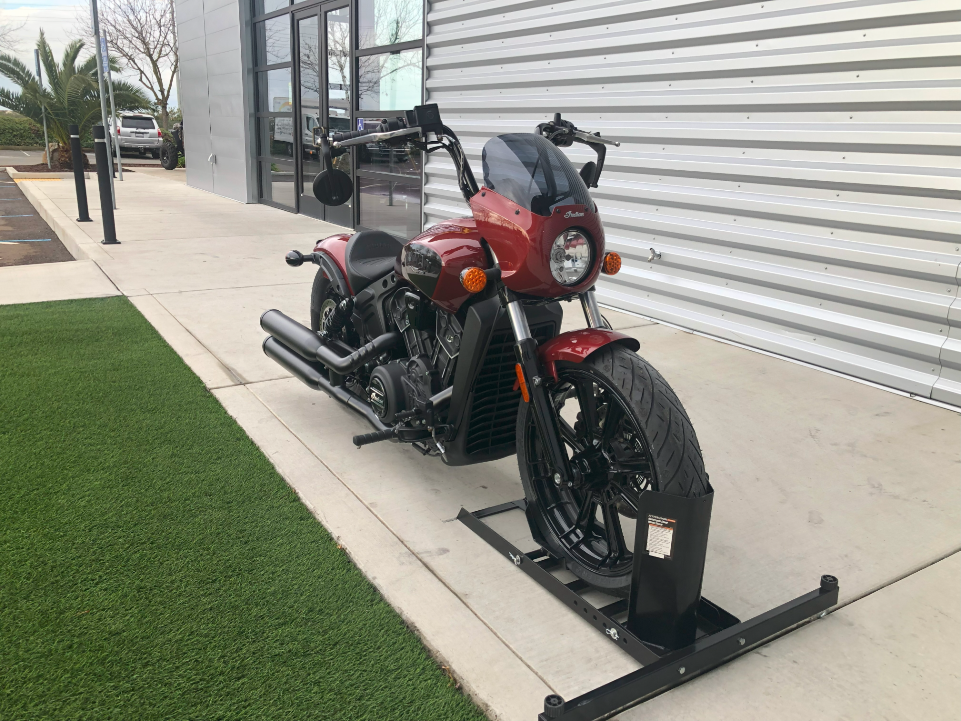 2024 Indian Motorcycle Scout® Rogue ABS Icon in Elk Grove, California - Photo 9