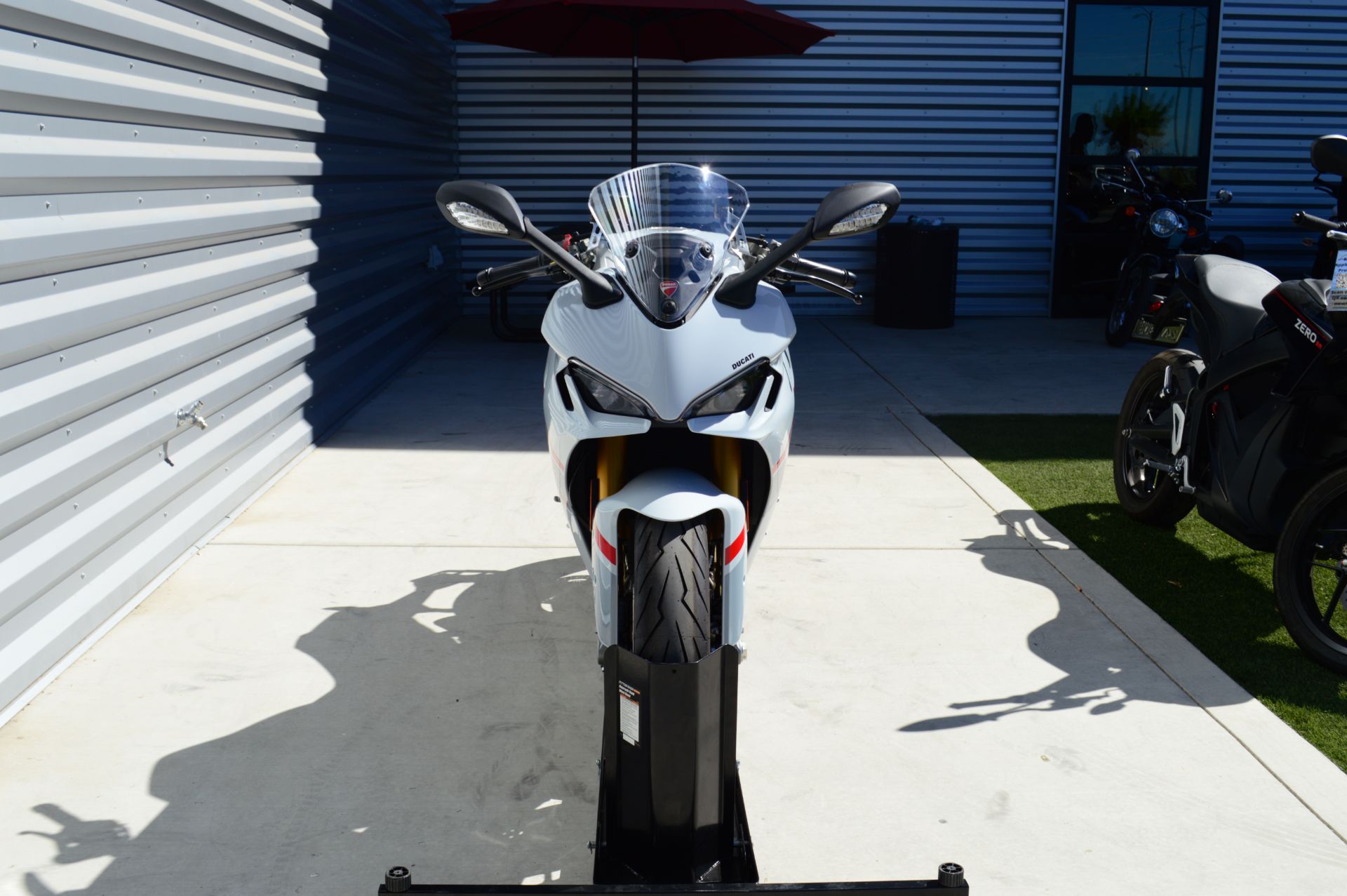 2024 Ducati SuperSport 950 S in Elk Grove, California - Photo 2