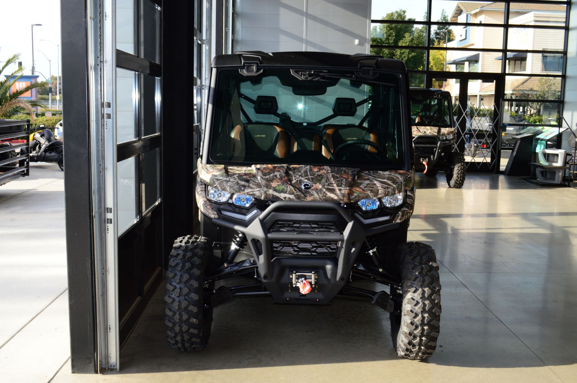 2024 Can-Am Defender MAX Limited HD10 in Elk Grove, California - Photo 2