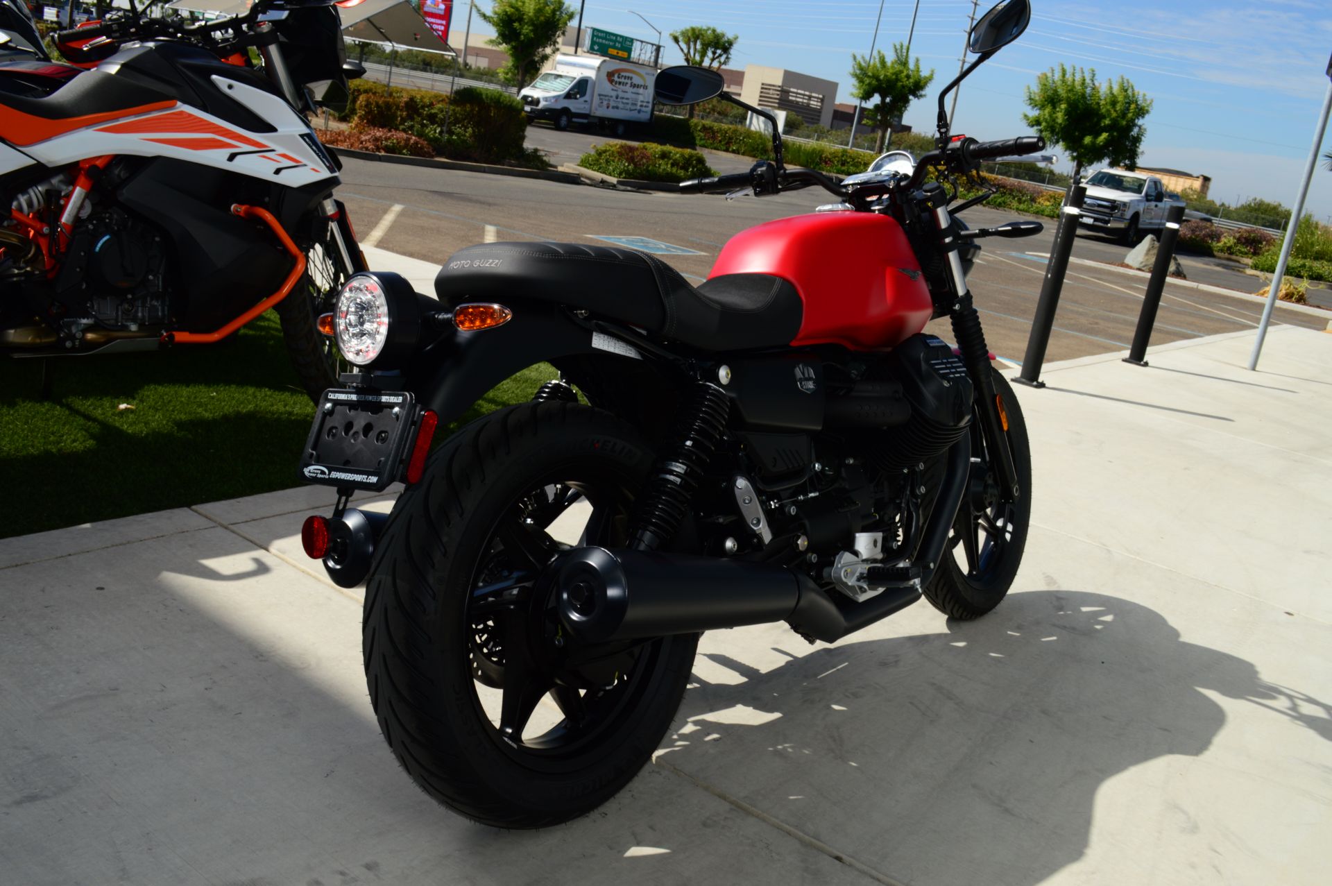 2024 Moto Guzzi V7 Stone in Elk Grove, California - Photo 3