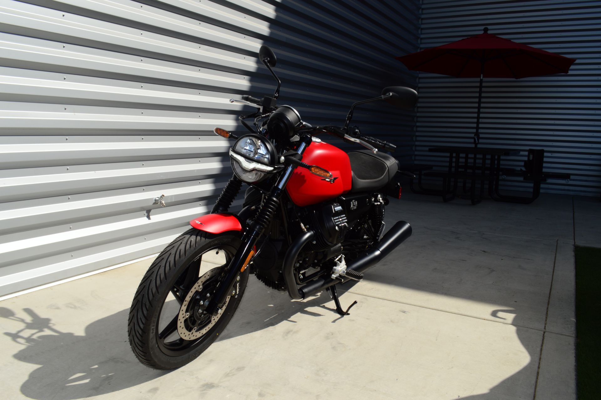 2024 Moto Guzzi V7 Stone in Elk Grove, California - Photo 5