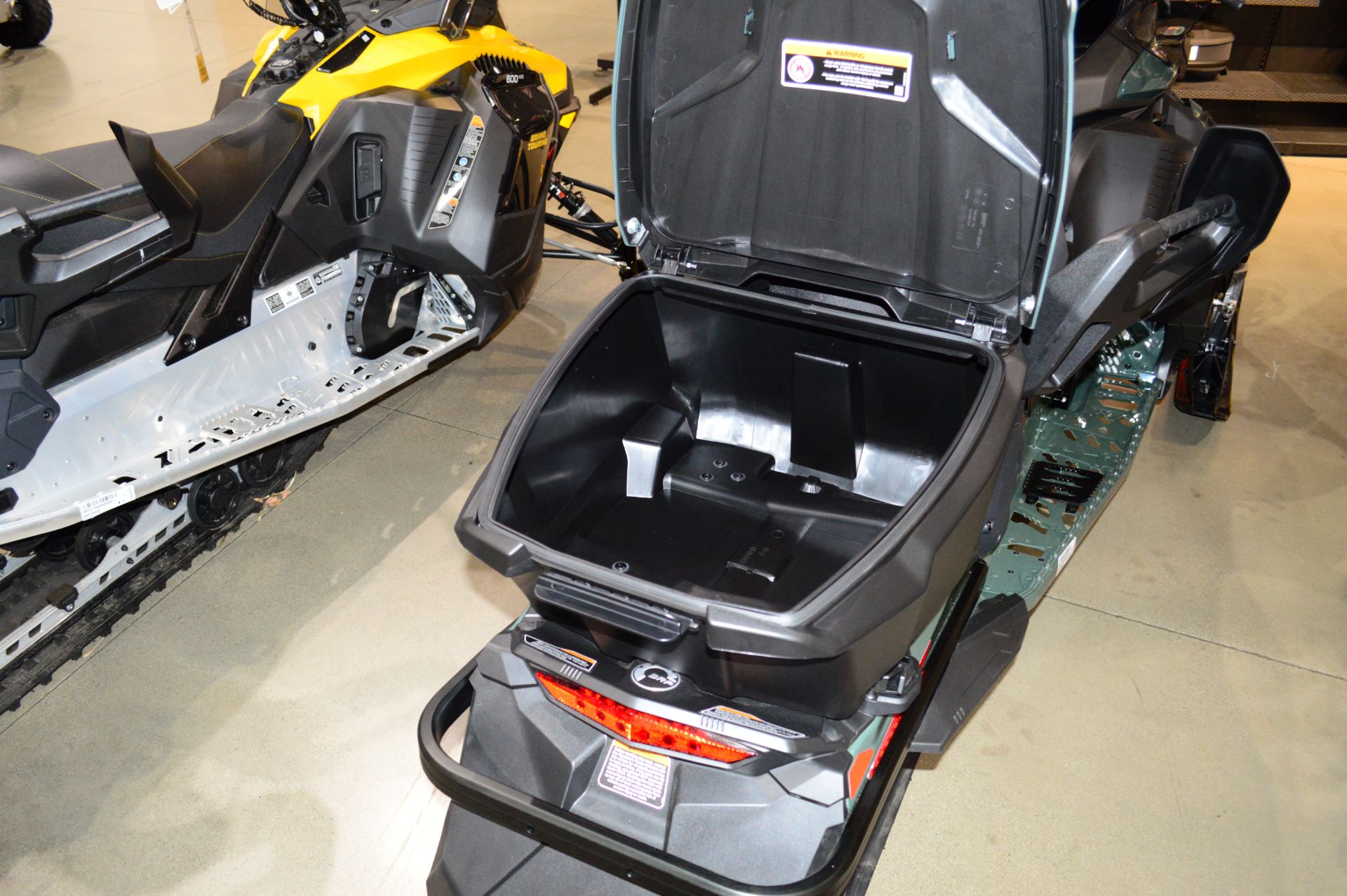 2024 Ski-Doo Grand Touring LE with Luxury Package 900 ACE Turbo R Silent Ice Track II 1.25 in Elk Grove, California - Photo 12