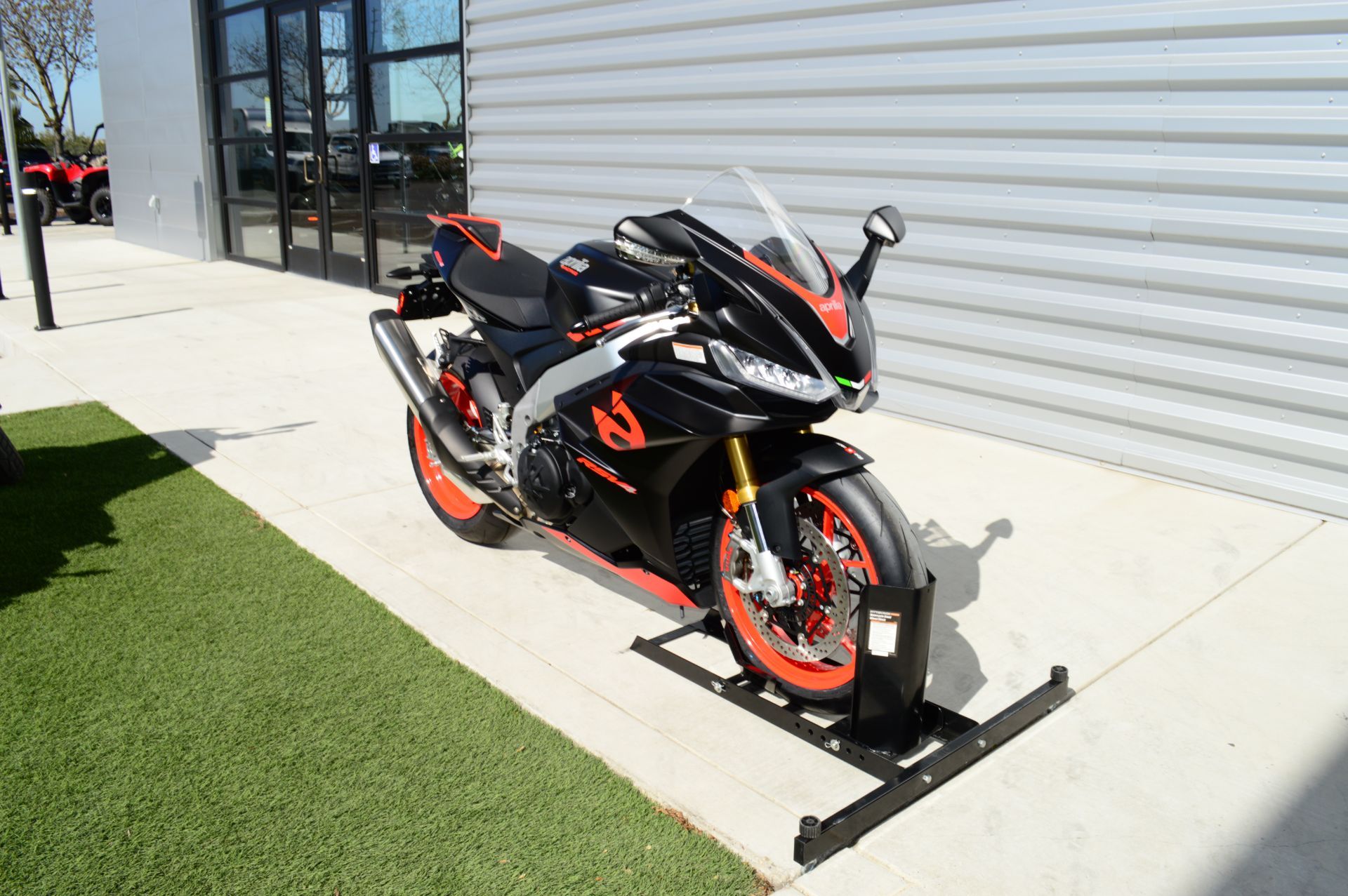 2024 Aprilia RSV4 1100 in Elk Grove, California - Photo 3