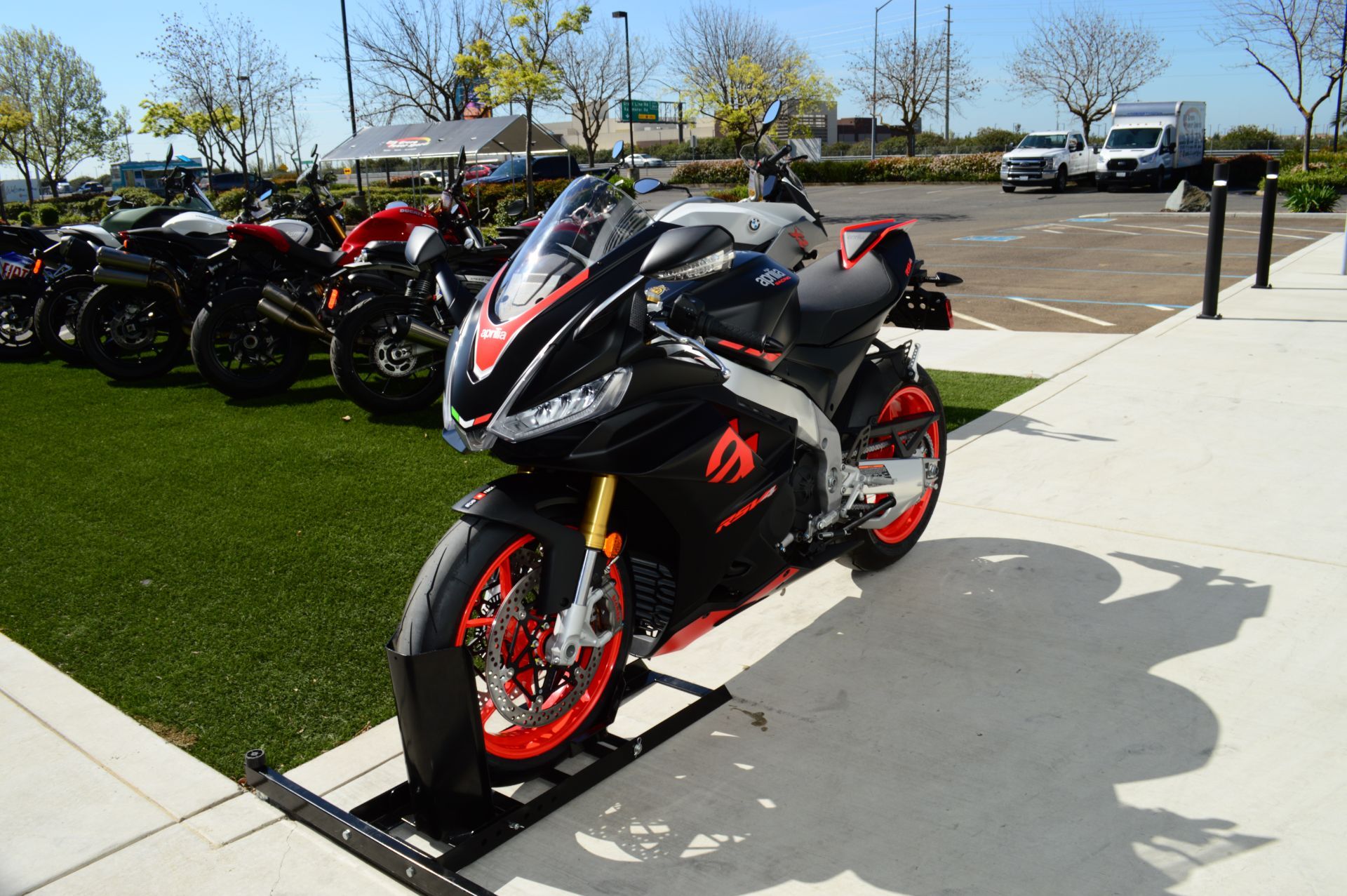 2024 Aprilia RSV4 1100 in Elk Grove, California - Photo 9