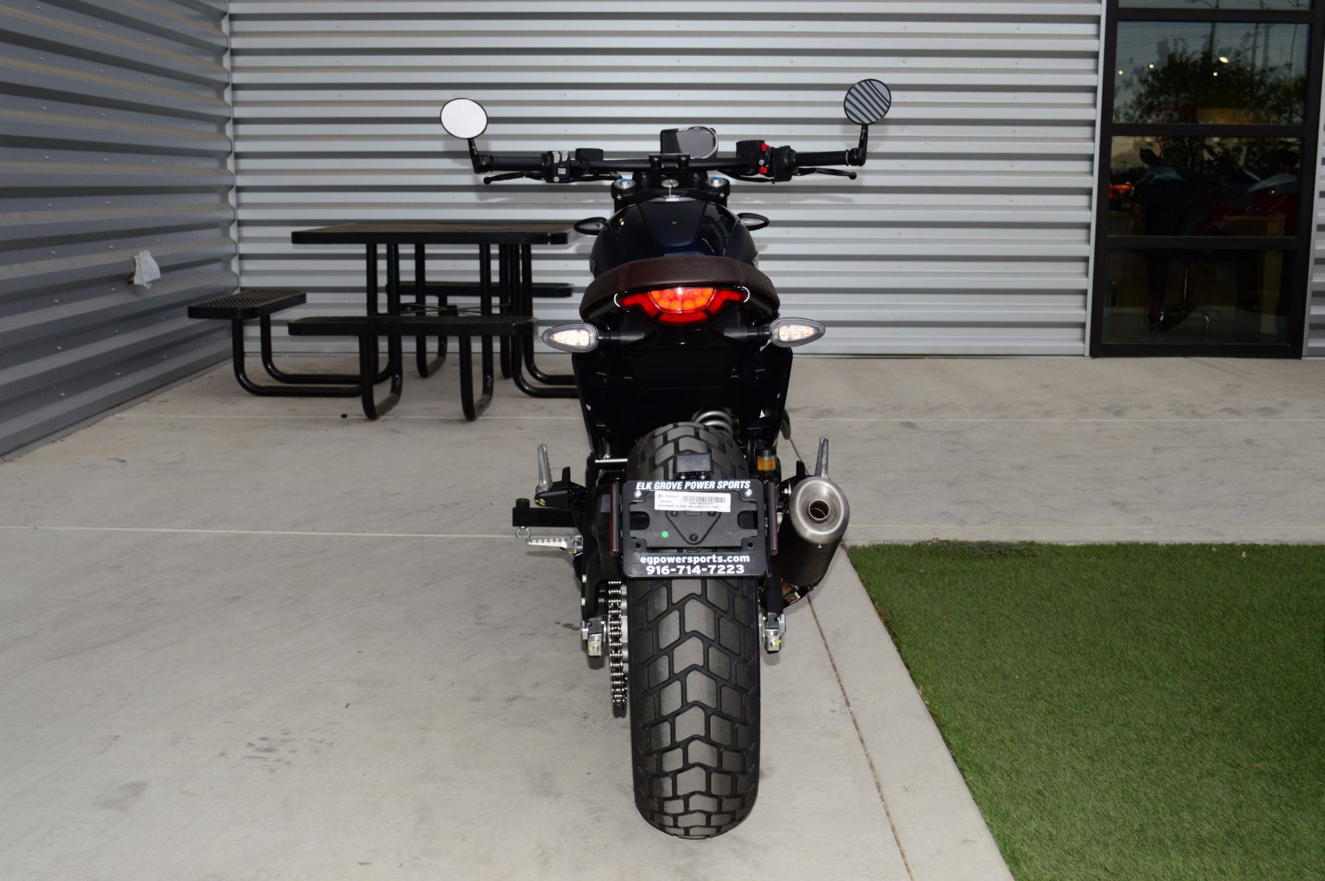 2024 Ducati Scrambler Nightshift in Elk Grove, California - Photo 6