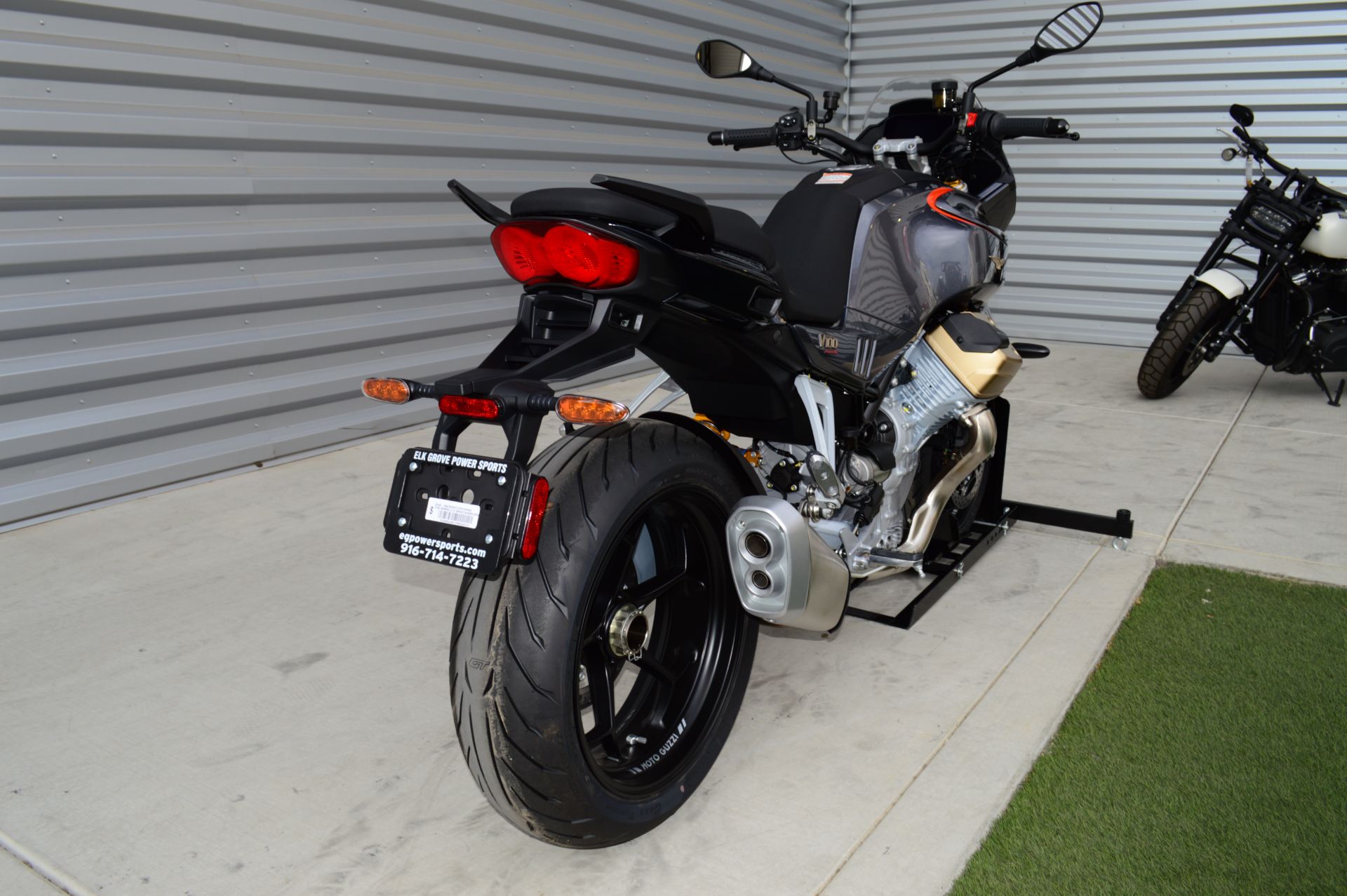 2023 Moto Guzzi V100 Mandello S in Elk Grove, California - Photo 5
