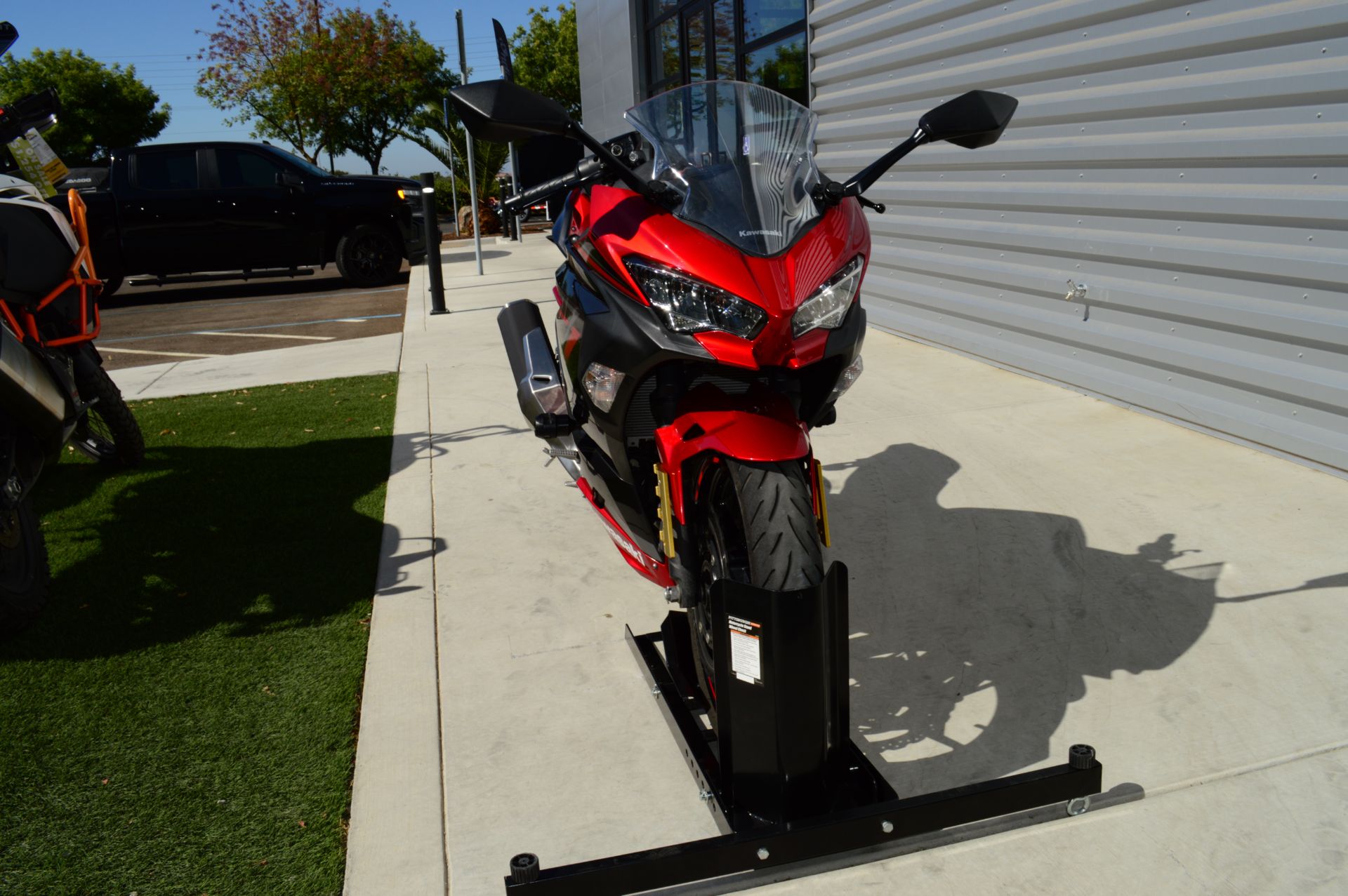 2019 Kawasaki Ninja 400 ABS in Elk Grove, California - Photo 10