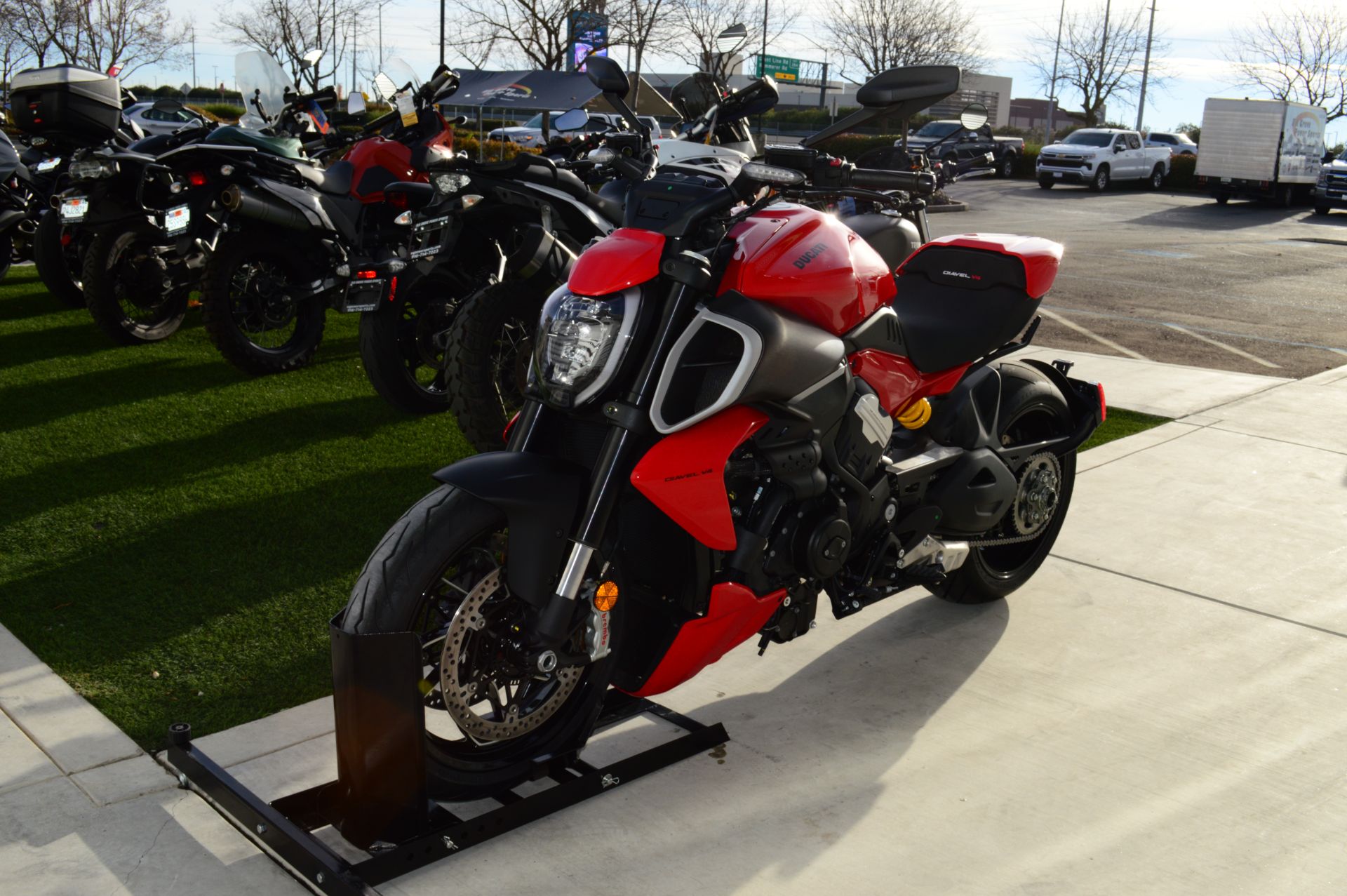 2024 Ducati Diavel V4 in Elk Grove, California - Photo 8